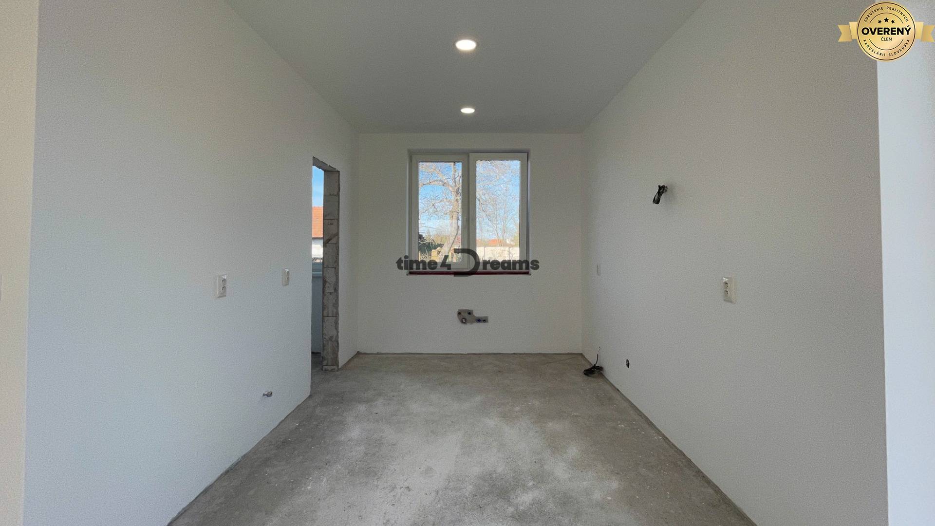 NA PREDAJ 4 izbový bungalov v obci Čakajovce