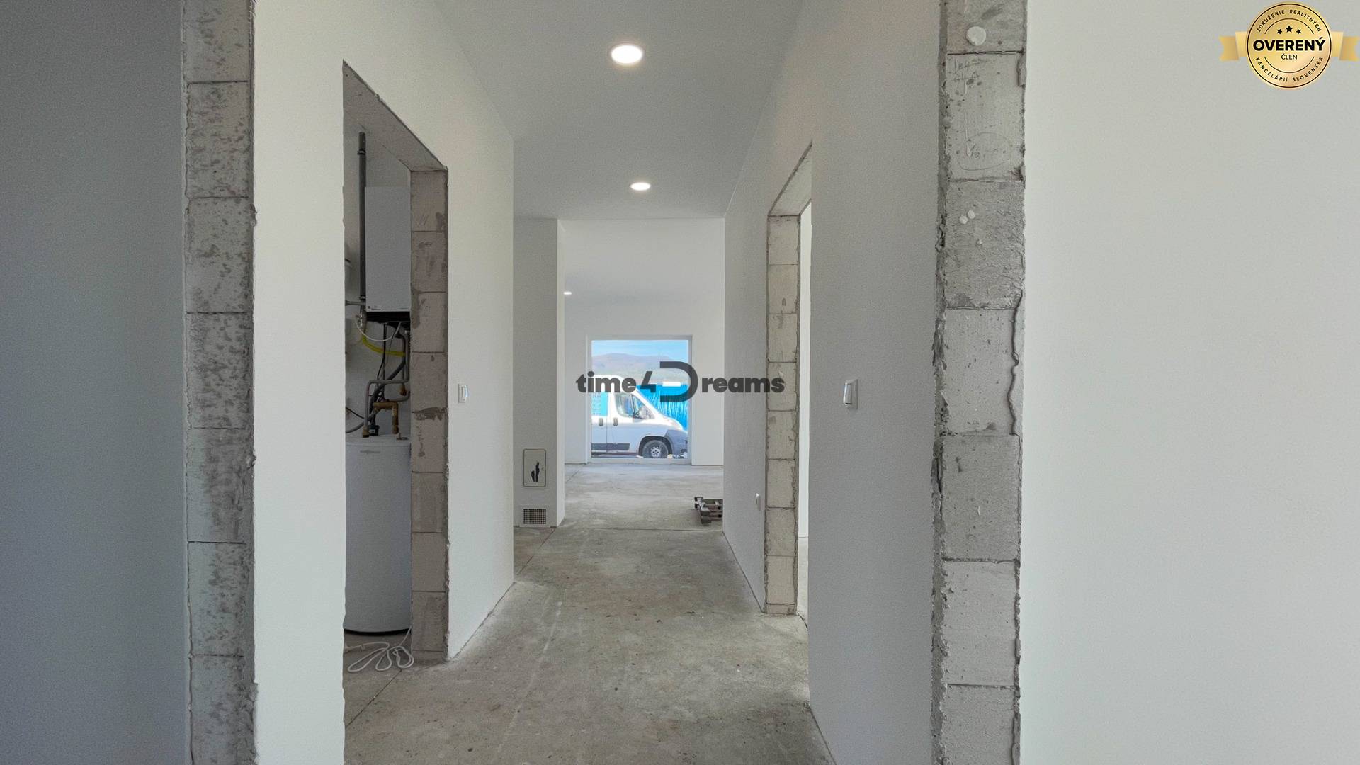 NA PREDAJ 4 izbový bungalov v obci Čakajovce