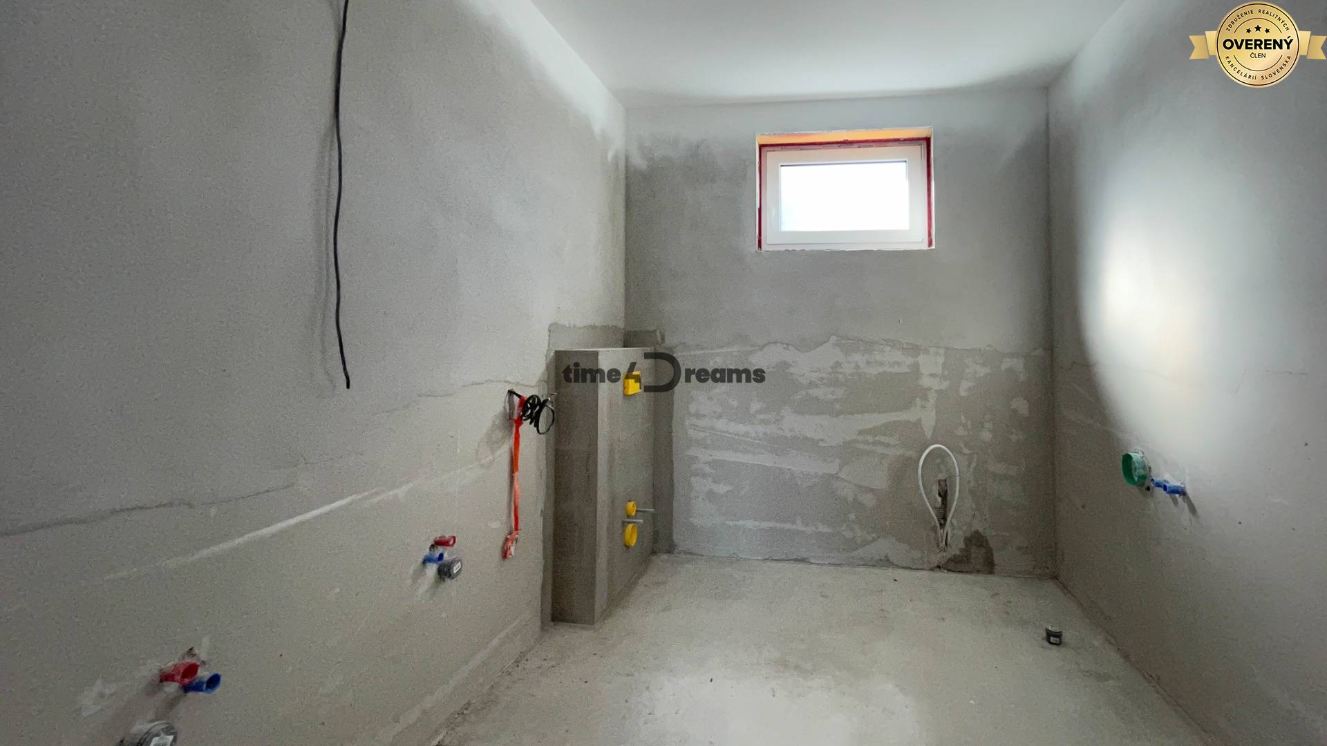 NA PREDAJ 4 izbový bungalov v obci Čakajovce