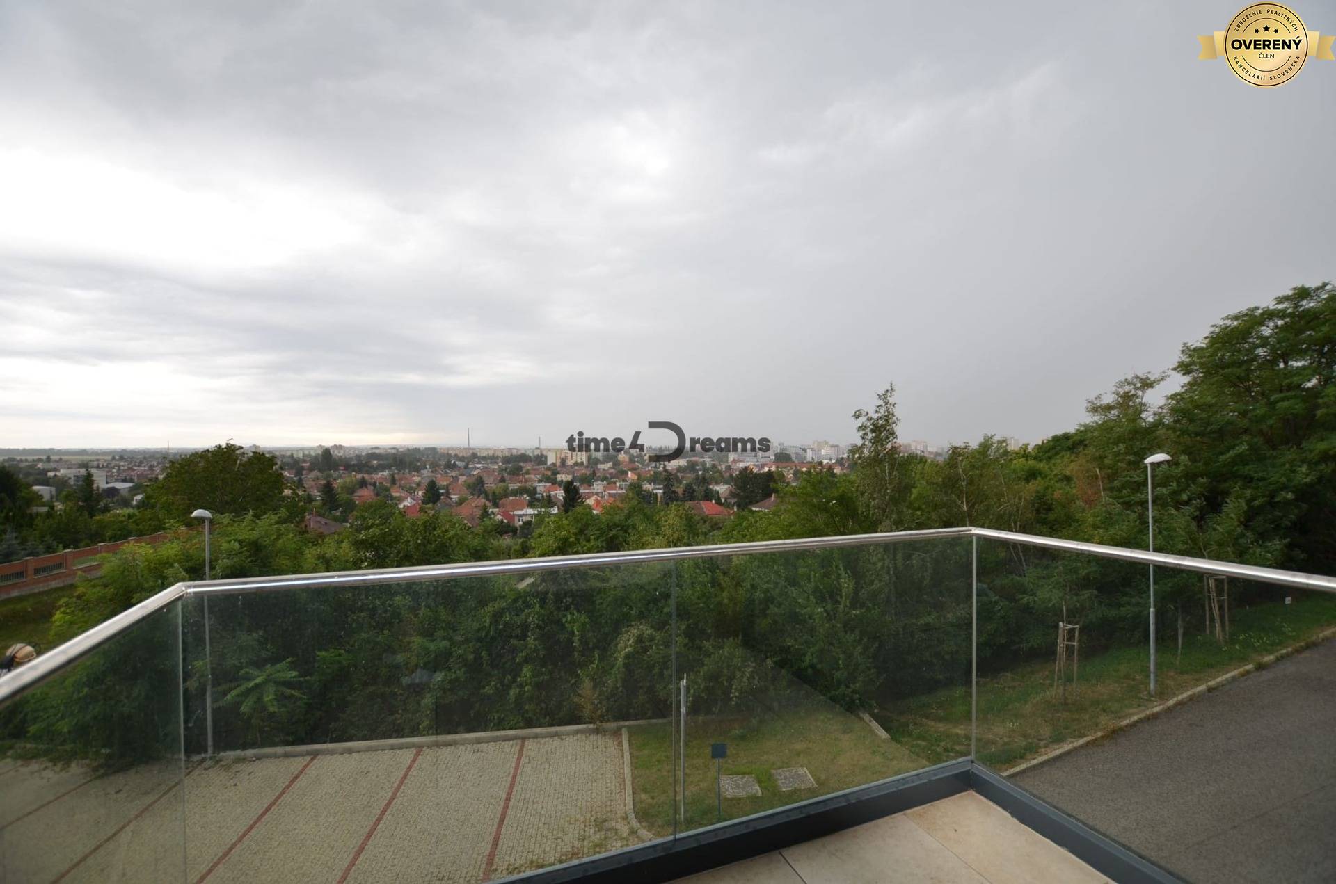 Na prenájom: 2 izbový byt + balkon + pivnica