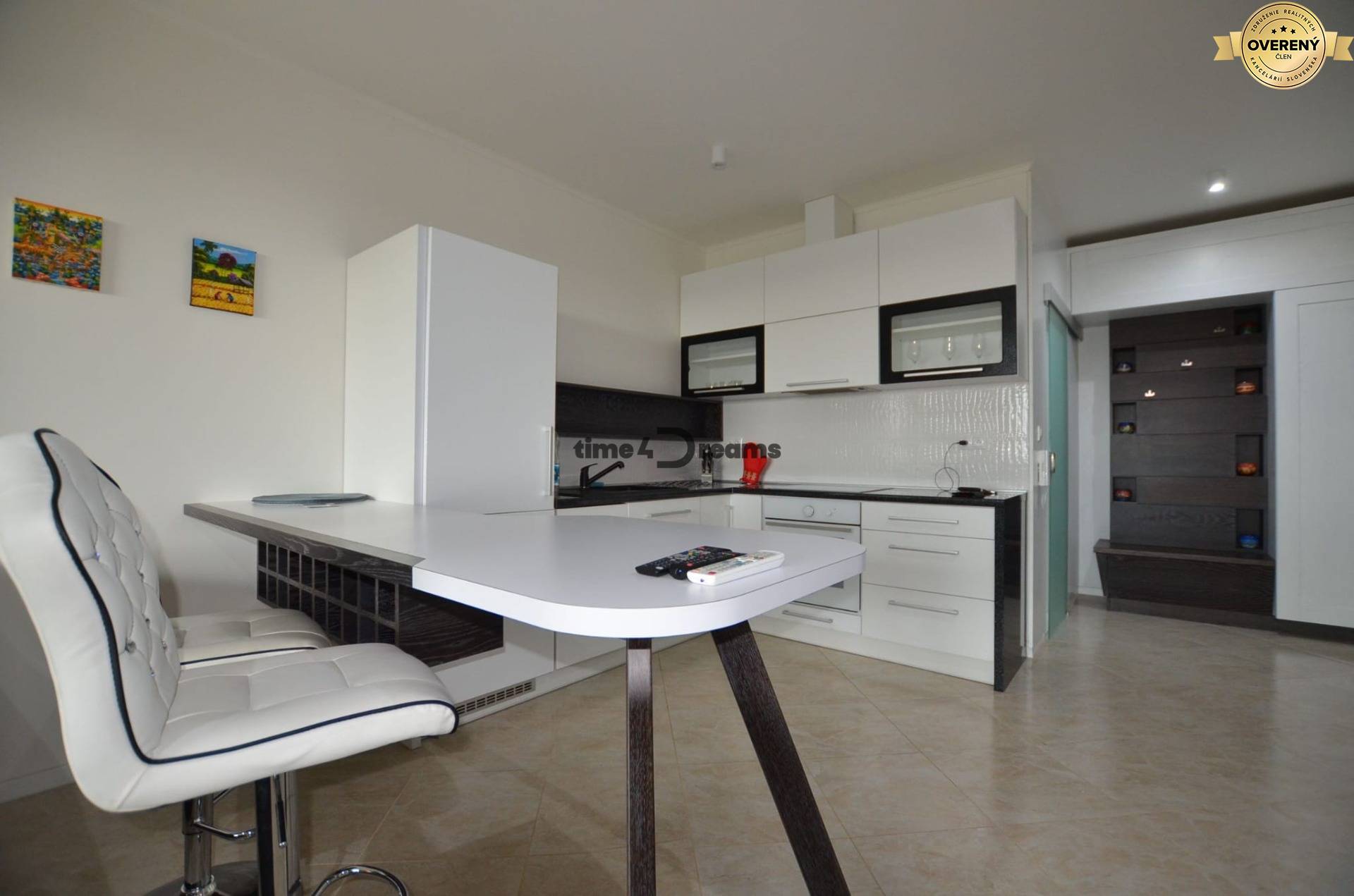 Na prenájom: 2 izbový byt + balkon + pivnica