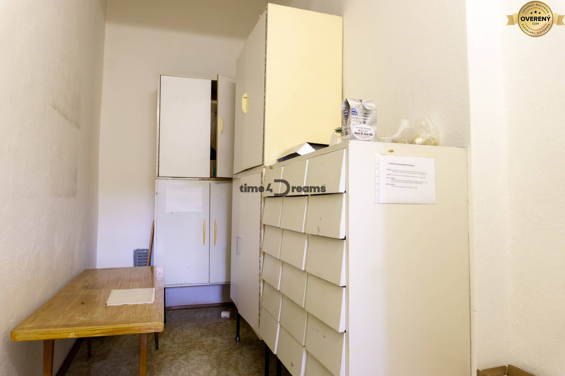 Na prenájom: Polyfunkčná budova v Leviciach