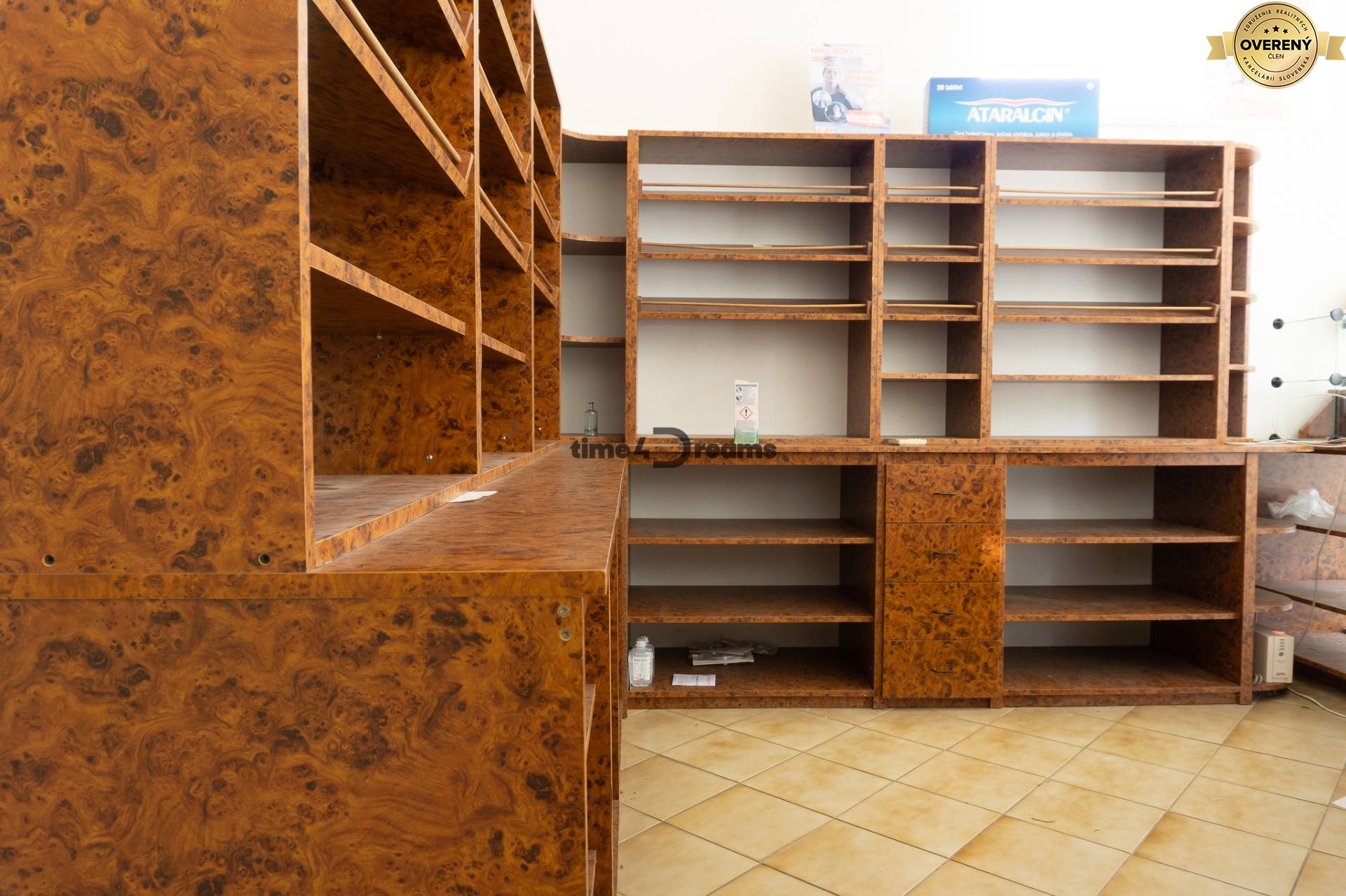 Na prenájom: Polyfunkčná budova v Leviciach