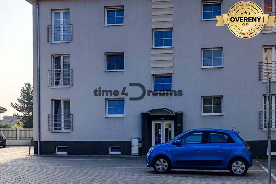 PREDANÝ 2 izbový byt v Leviciach