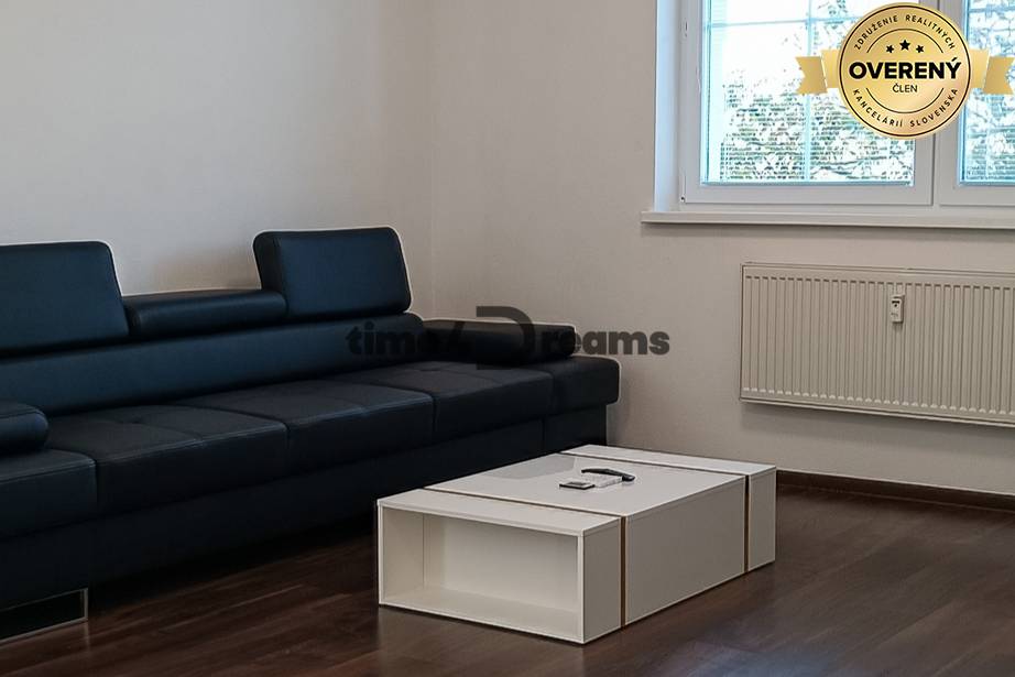 PREDANÝ 2 izbový byt v Leviciach