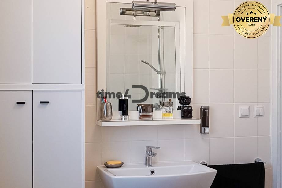 PREDANÝ 2 izbový byt v Leviciach