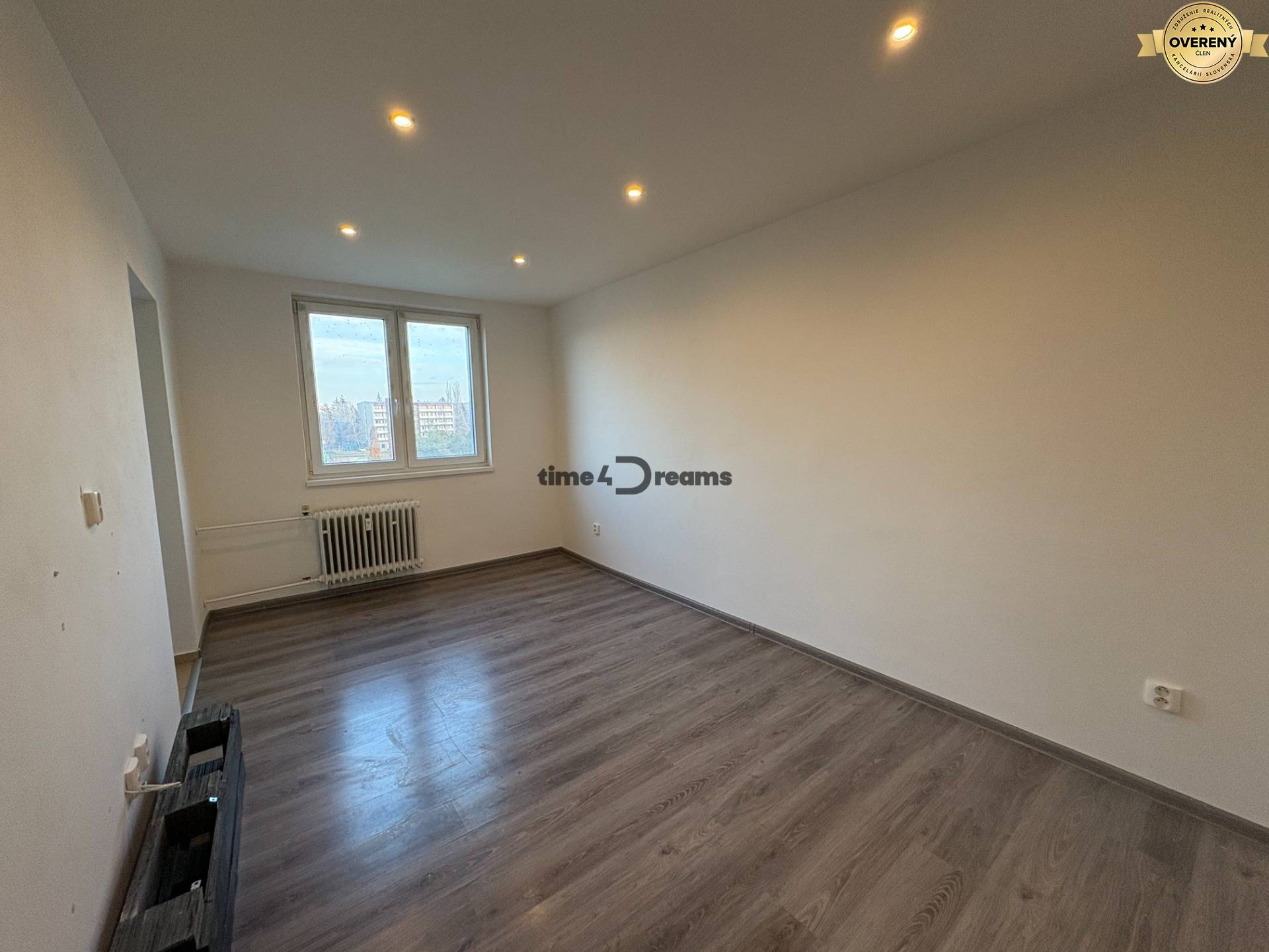 Na predaj: 3 izb.byt + BALKON + PIVNICA