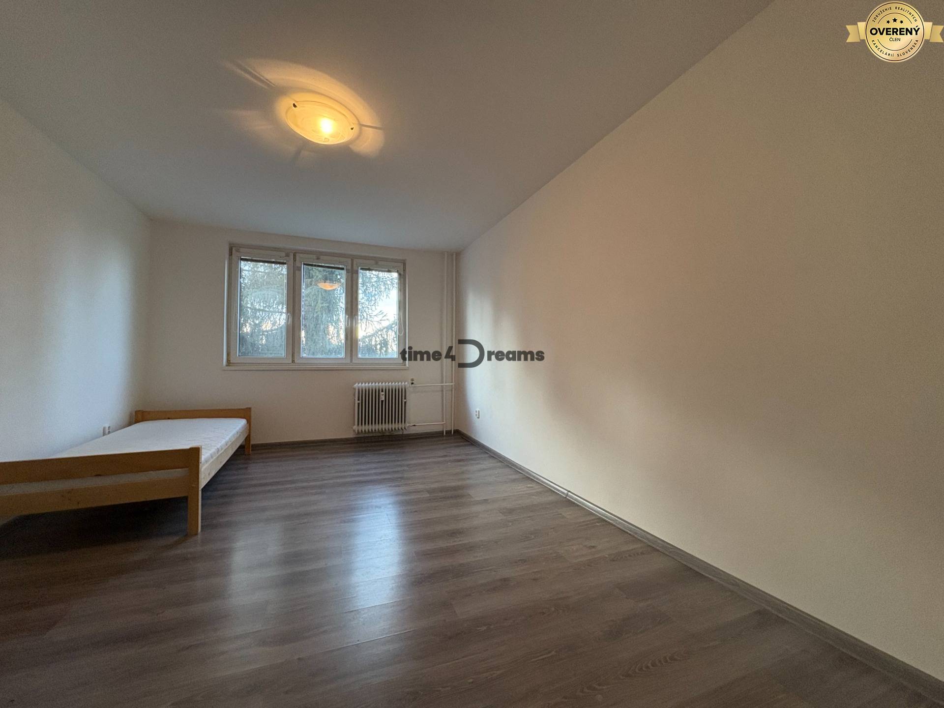 Na predaj: 3 izb.byt + BALKON + PIVNICA