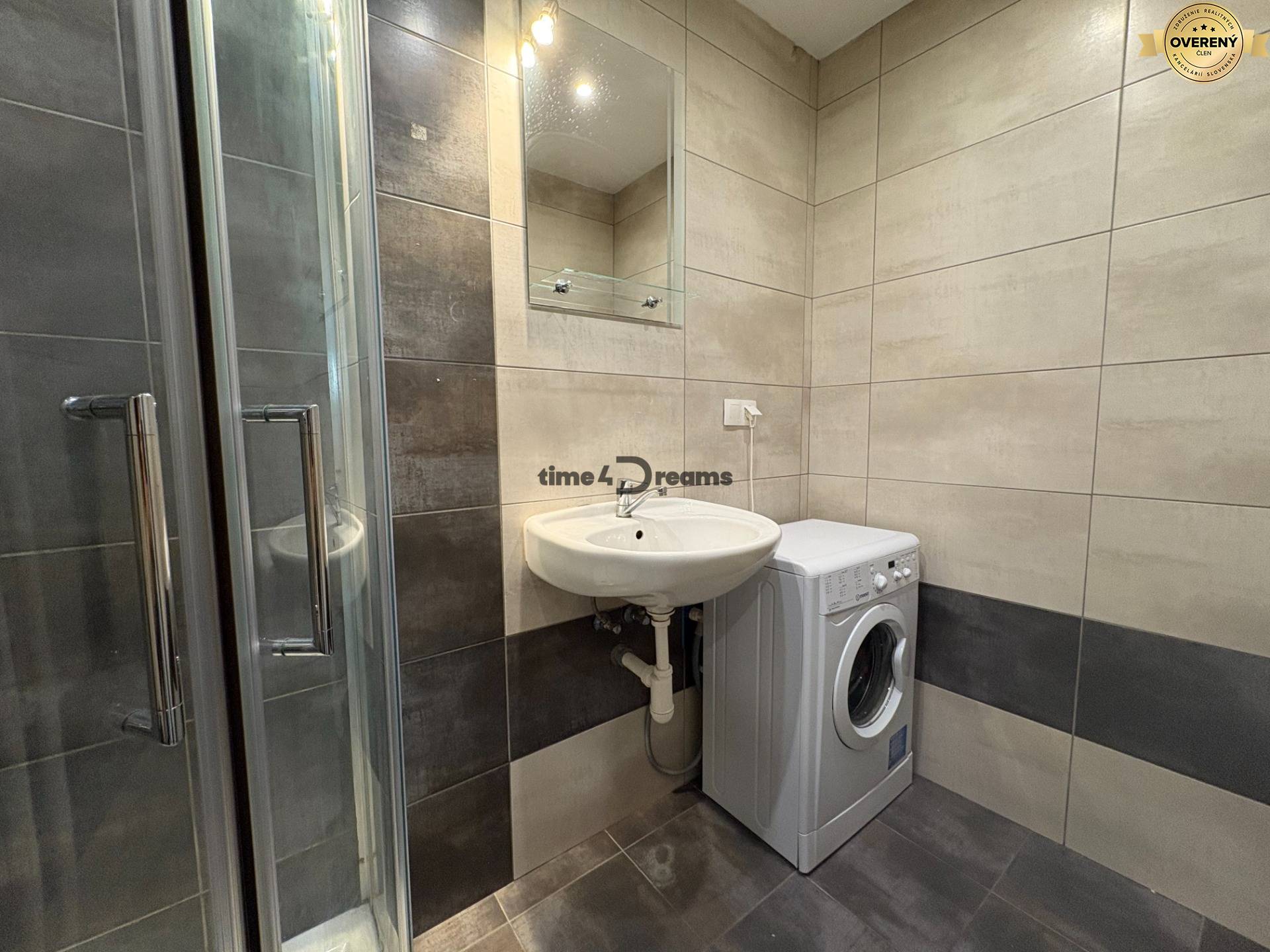 Na predaj: 3 izb.byt + BALKON + PIVNICA