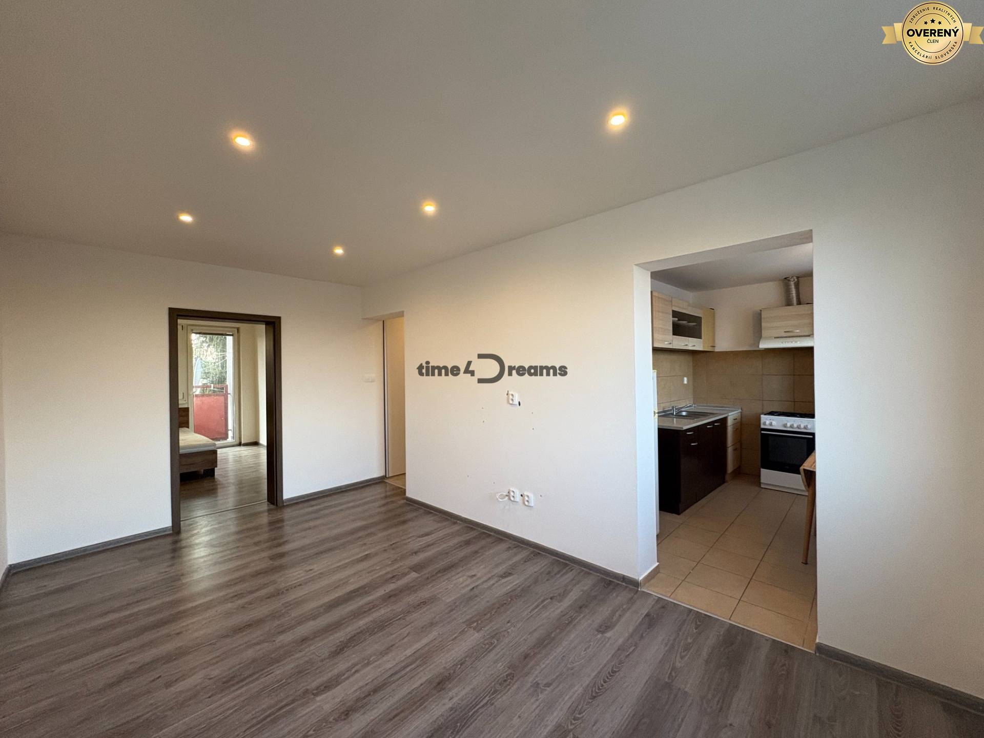 Na predaj: 3 izb.byt + BALKON + PIVNICA