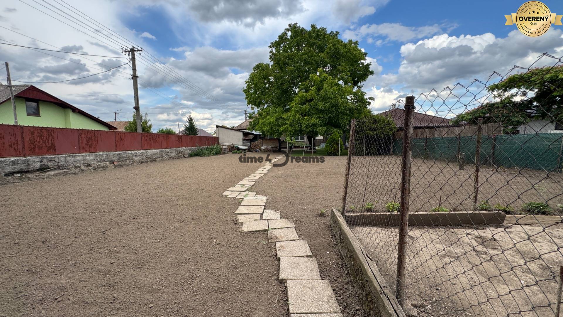 NA PREDAJ Rodinný dom - Šurany - Nitriansky Hrádok, s veľkým pozemkom