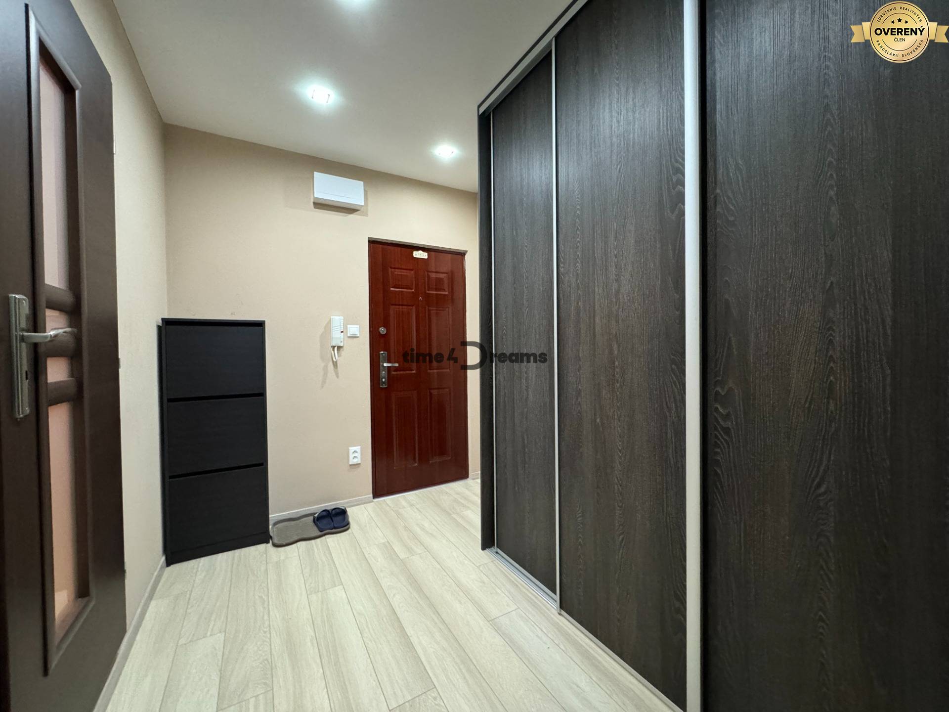 Na prenájom: 1 izbový byt + BALKON + PIVNICA