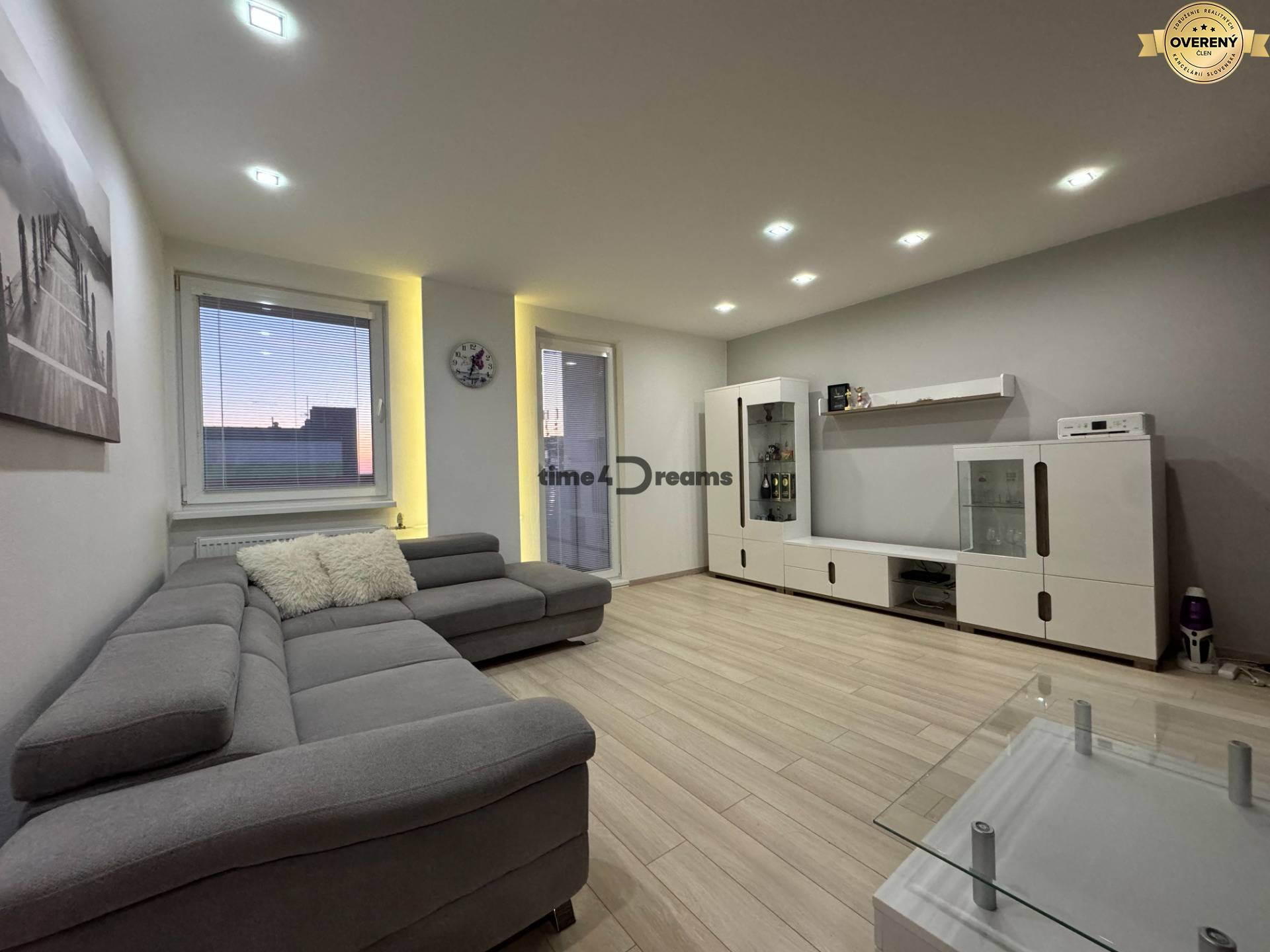 Na prenájom: 1 izbový byt + BALKON + PIVNICA