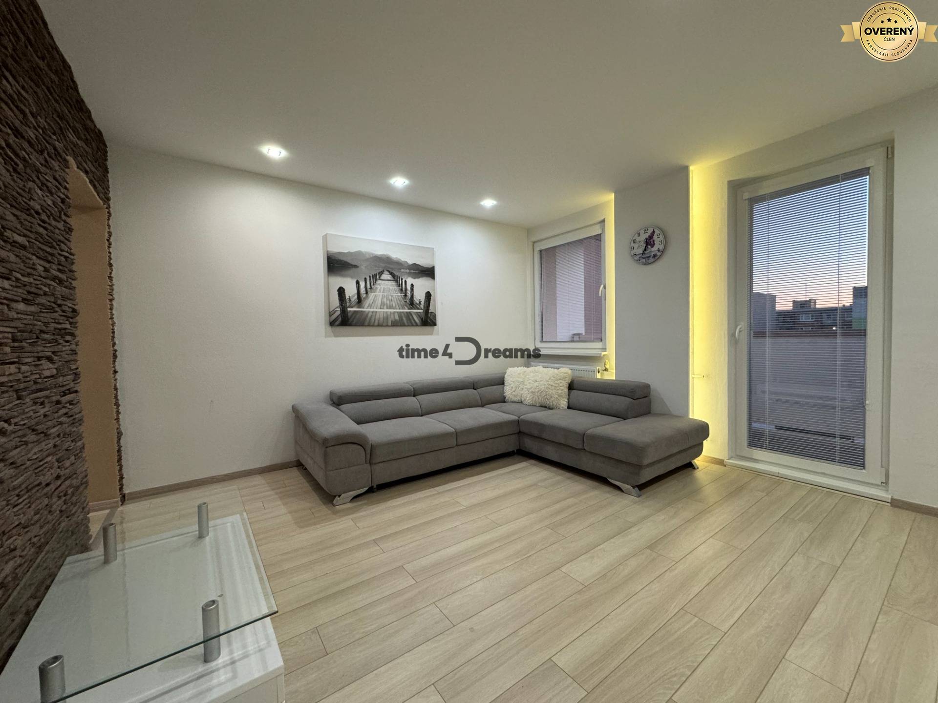 Na prenájom: 1 izbový byt + BALKON + PIVNICA