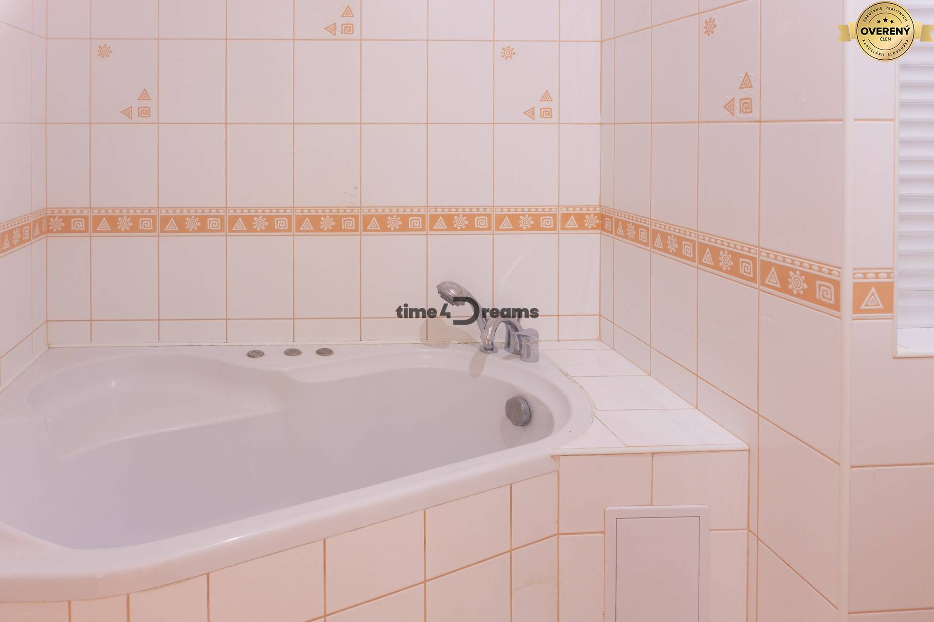 Na PREDAJ: 3 izbový byt + loggia + pivnica