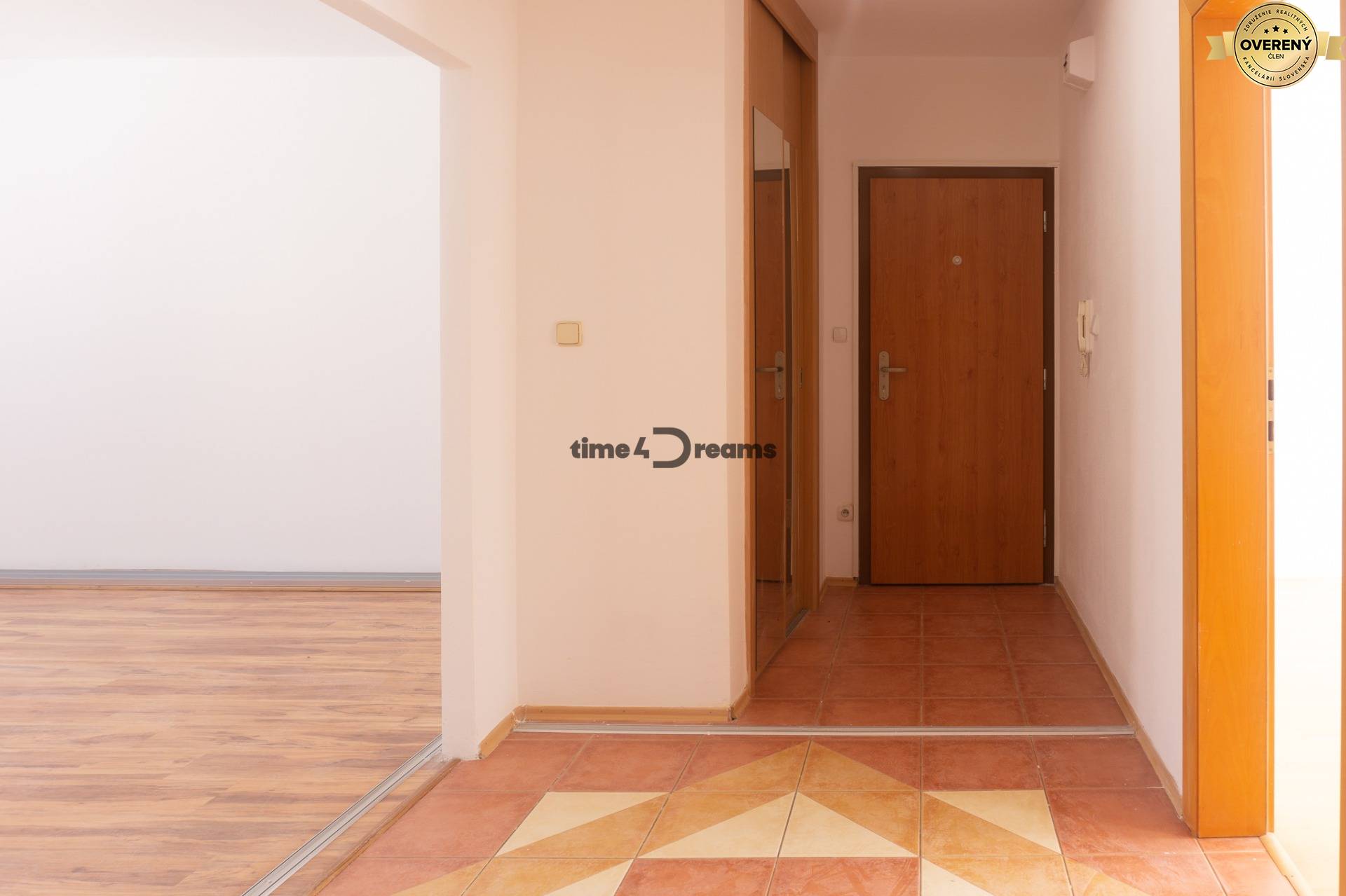 Na PREDAJ: 3 izbový byt + loggia + pivnica