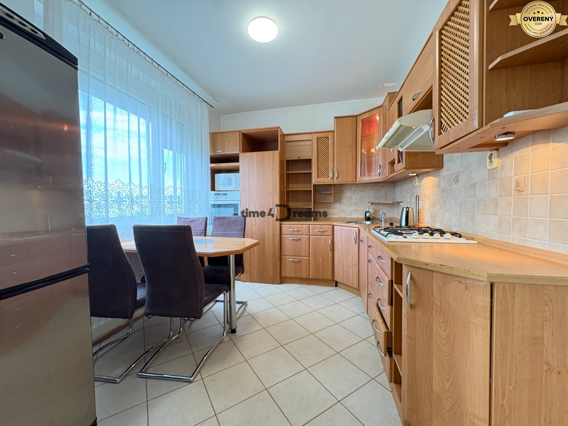 Na predaj: VEĽKY 3 ib + LOGGIA + ŠPAJZA + KUMBAL + PIVNICA