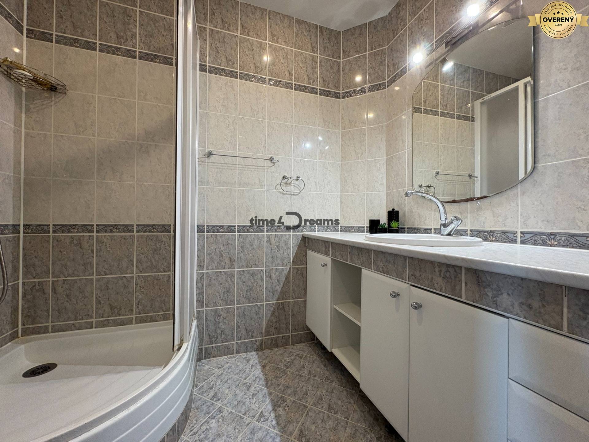 Na predaj: VEĽKY 3 ib + LOGGIA + ŠPAJZA + KUMBAL + PIVNICA