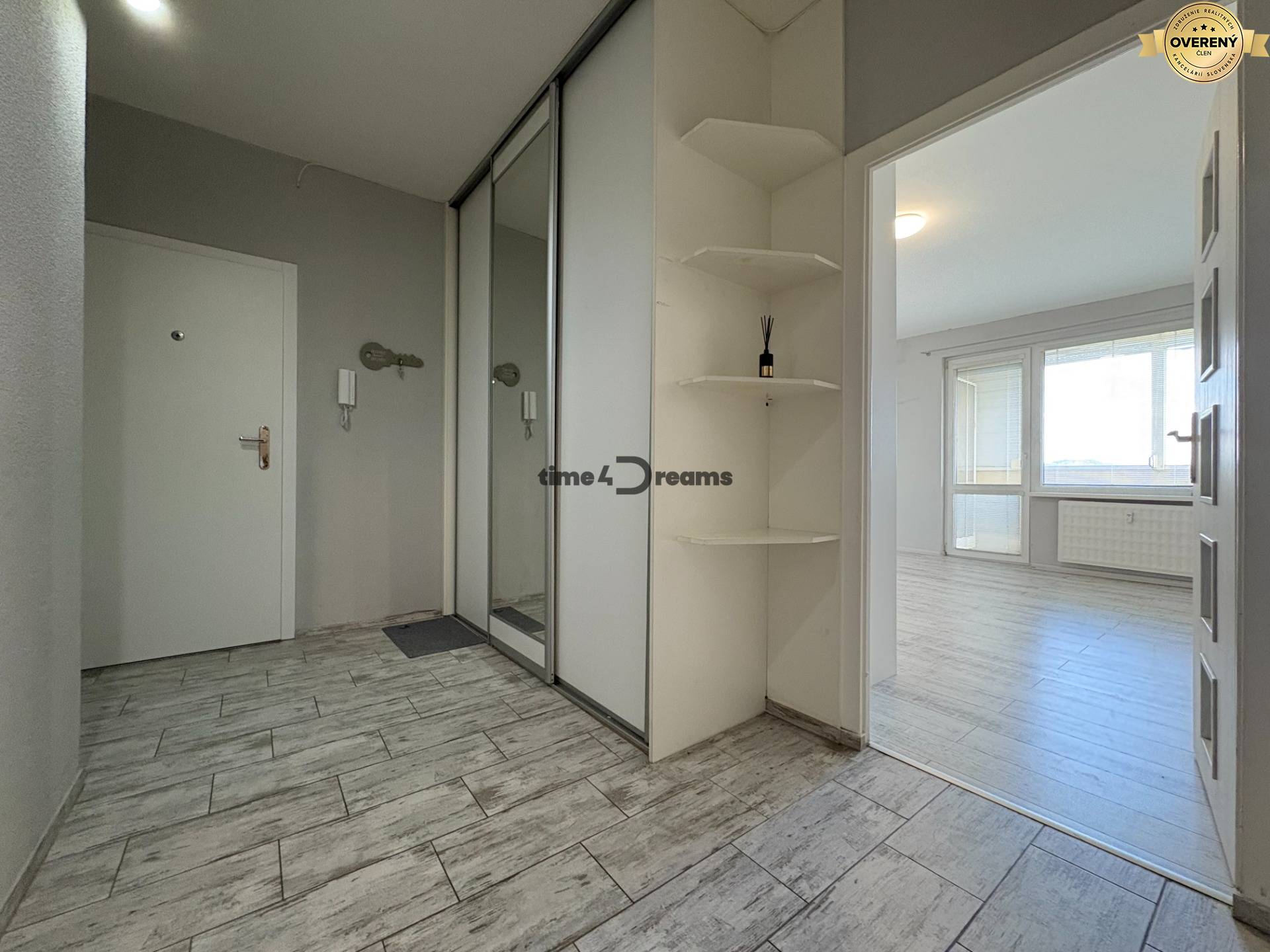 Na predaj: VEĽKY 3 ib + LOGGIA + ŠPAJZA + KUMBAL + PIVNICA