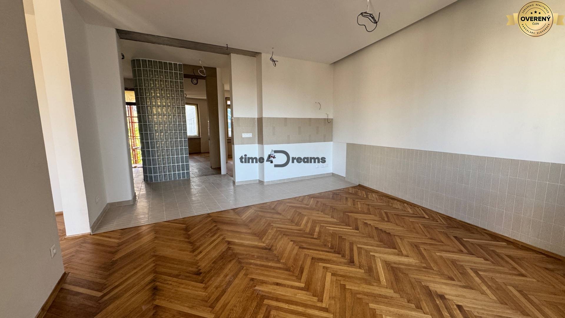 NA PREDAJ posledný štýlový byt v centre Nitry