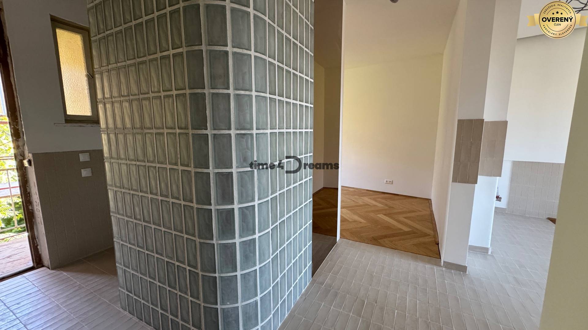 NA PREDAJ posledný štýlový byt v centre Nitry