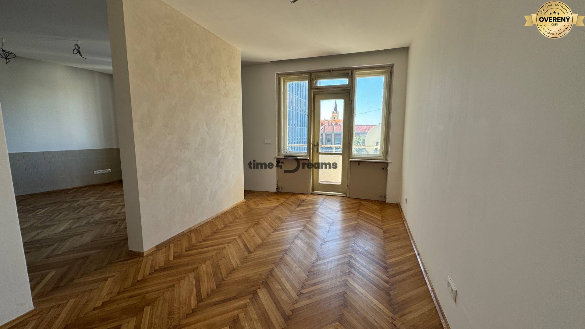 NA PREDAJ posledný štýlový byt v centre Nitry