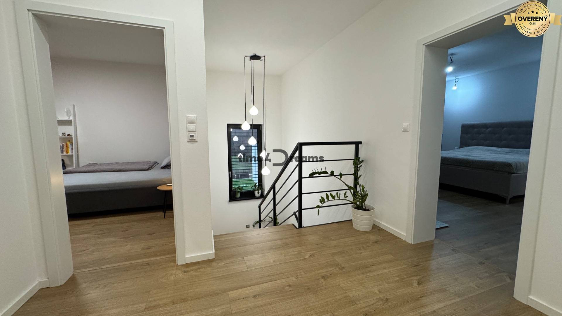 NA PREDAJ Nadštandardný rodinný dom v obci Pohranice NITRA