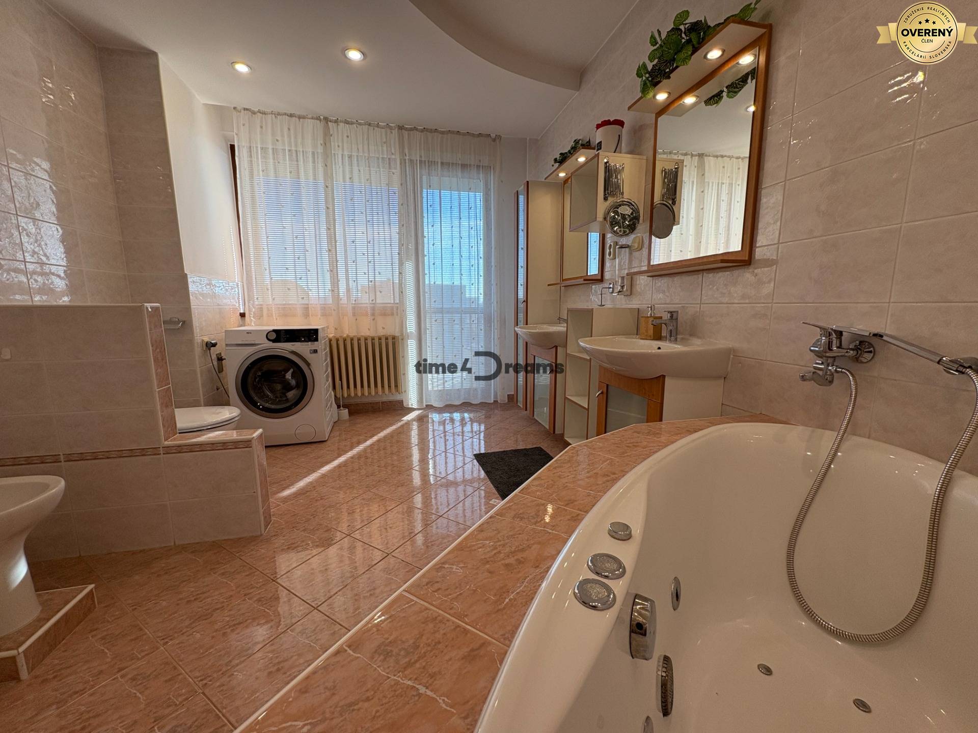 Na predaj: Rodinný dom v meste Levice