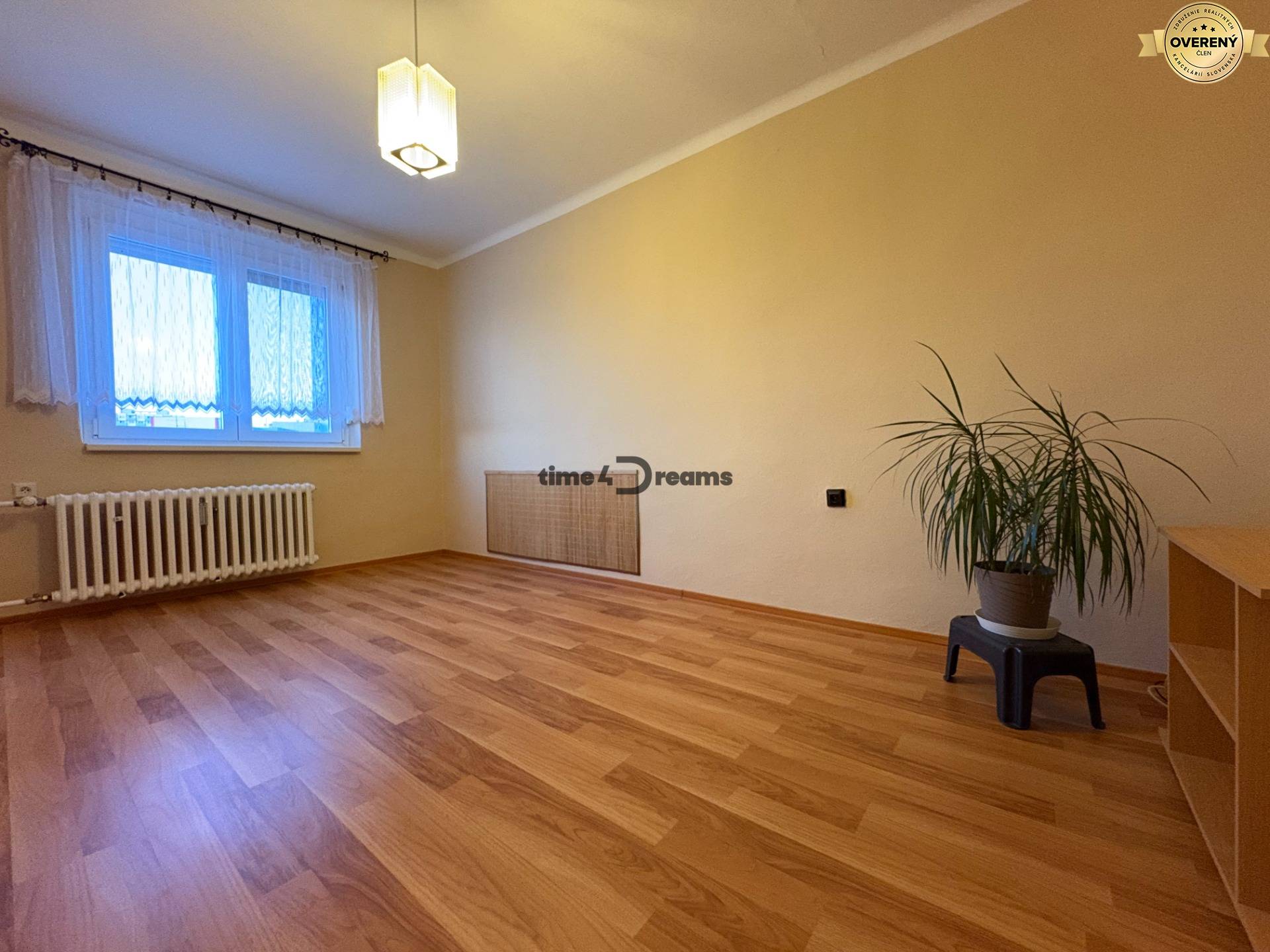 Na predaj: 3 izb.byt + LOGGIA + PIVNICA + KLÍMA