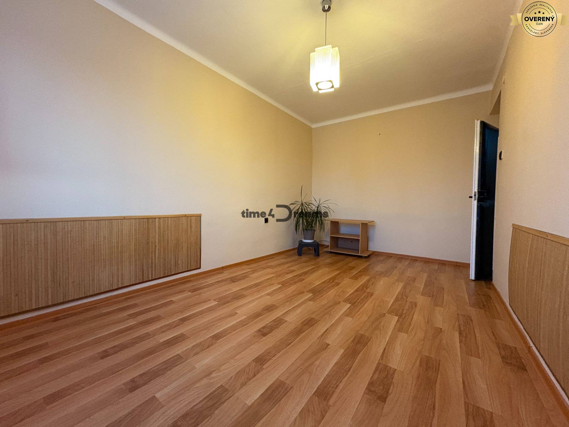 Na predaj: 3 izb.byt + LOGGIA + PIVNICA + KLÍMA