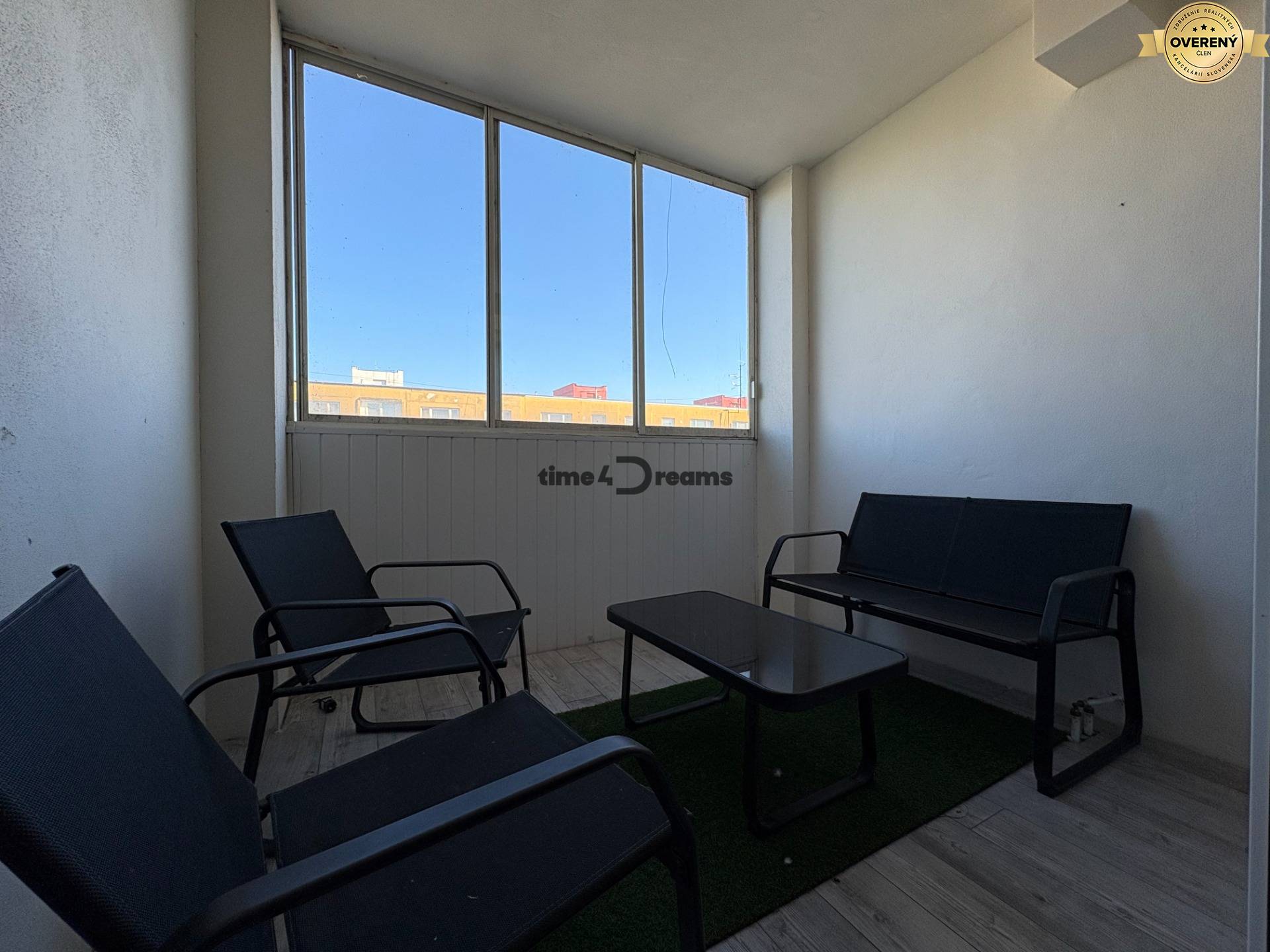 Na predaj: 4 izbový byt + LOGGIA + PIVNICA