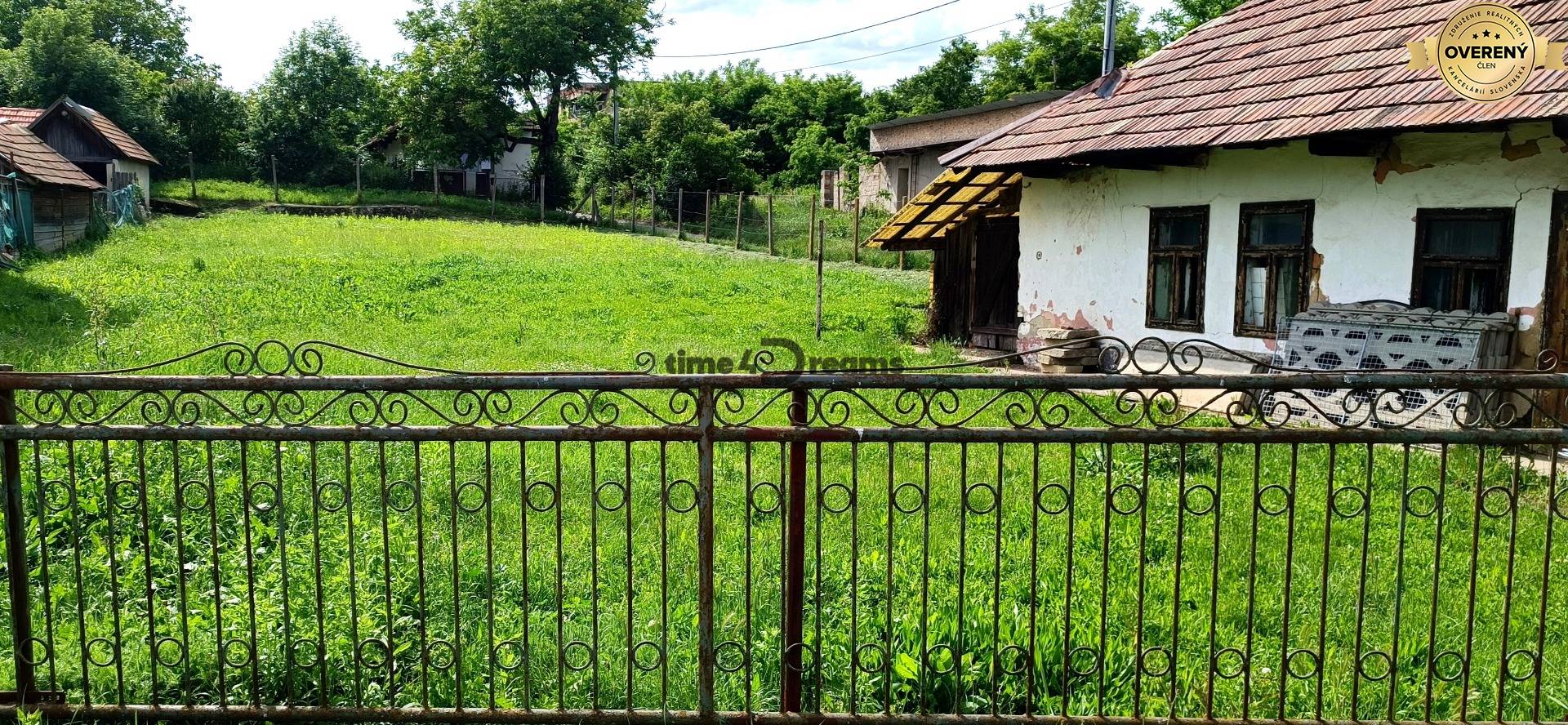 NA PREDAJ stavebný pozemok v Plavých Vozokanoch