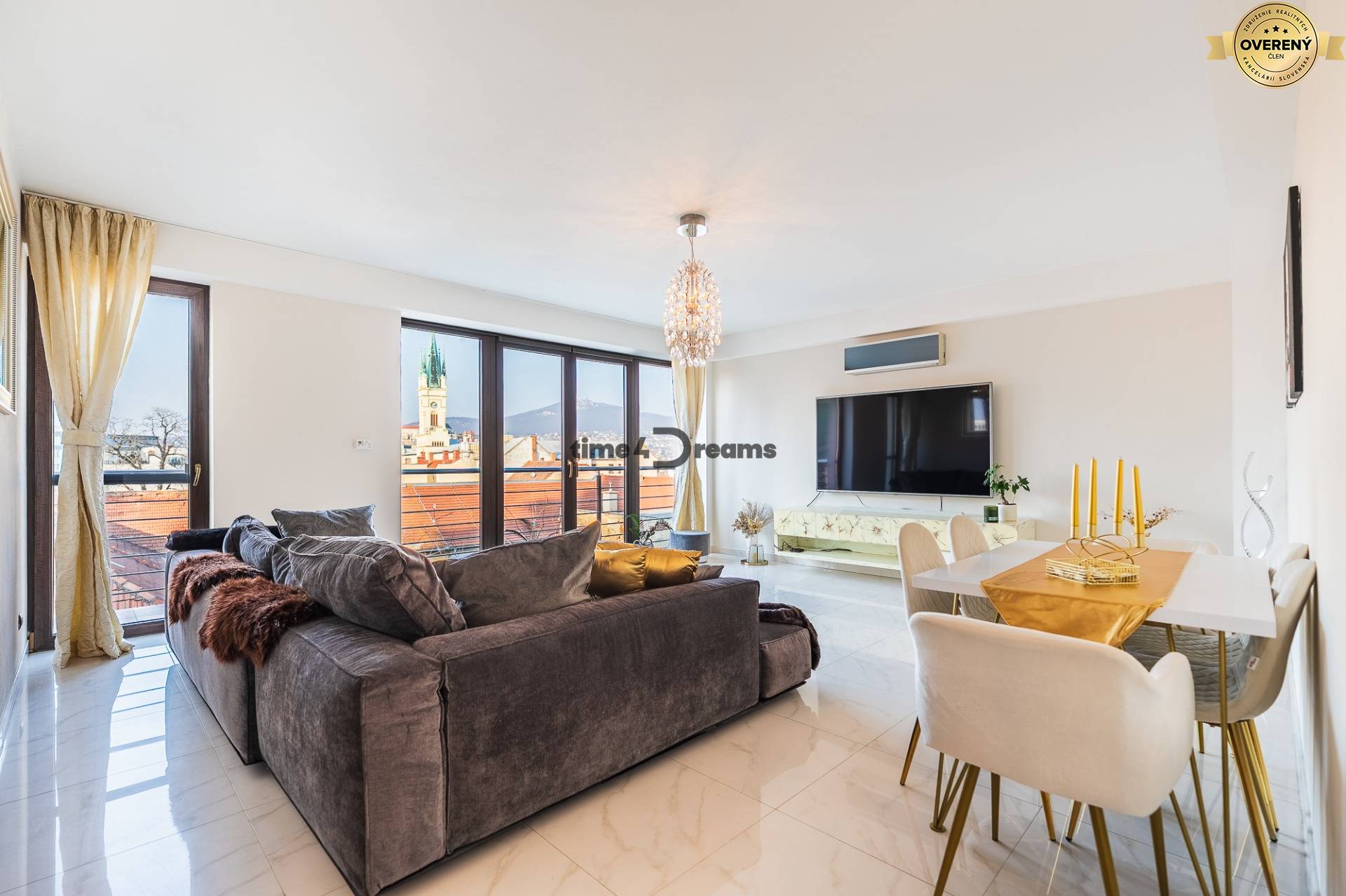 NA PREDAJ Luxusný 3-izbový byt v centre mesta Nitra