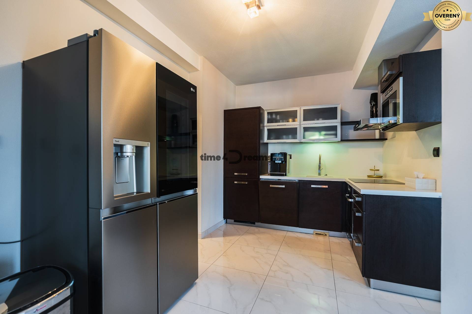 NA PREDAJ Luxusný 3-izbový byt v centre mesta Nitra