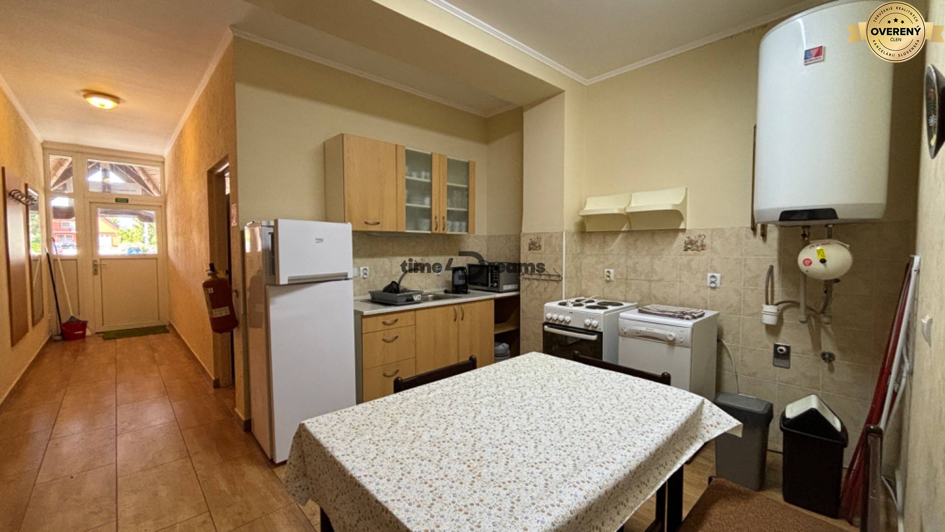 NA PREDAJ Ubytovňa v obci Bílkové Humence