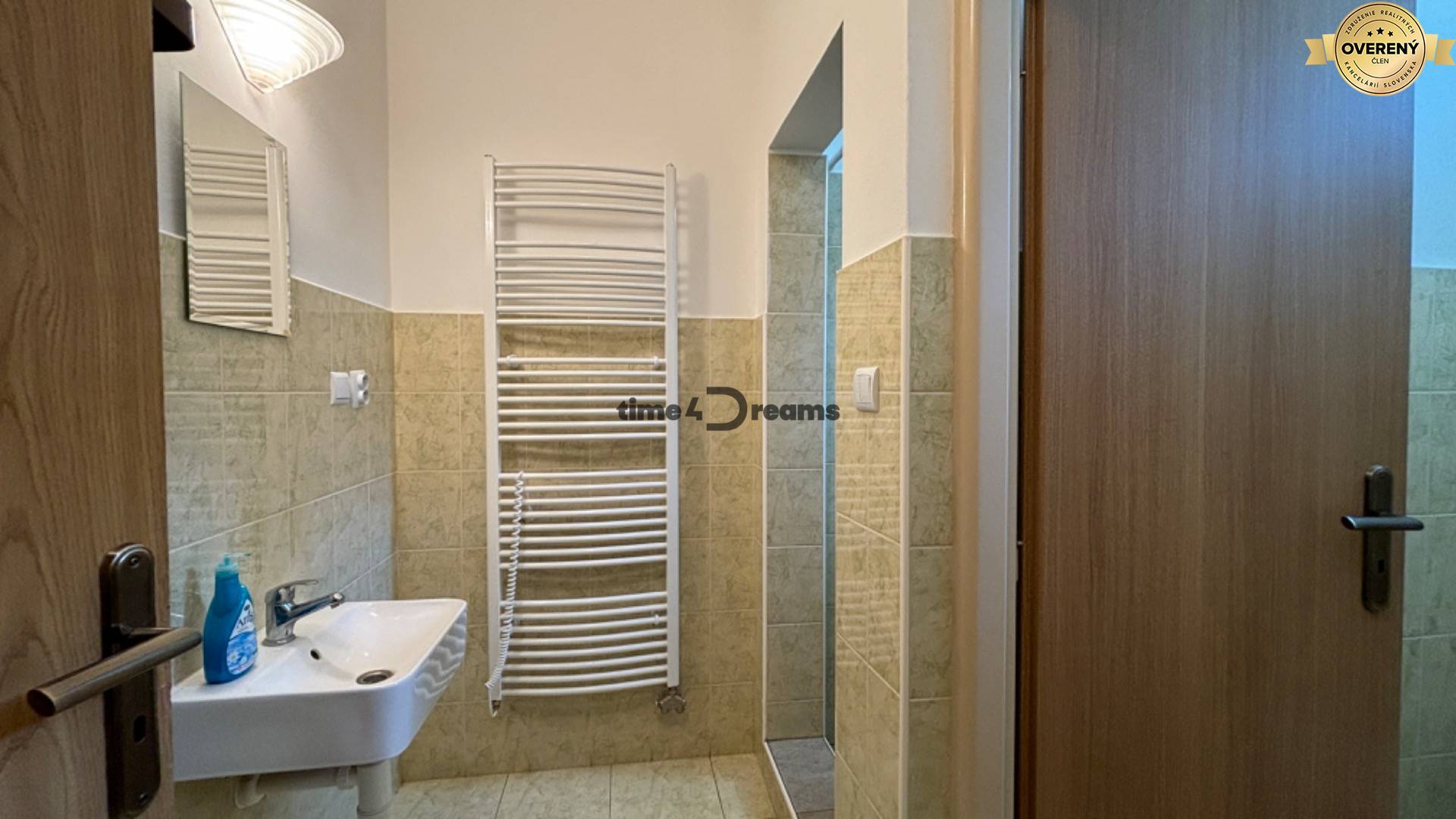 NA PREDAJ Ubytovňa v obci Bílkové Humence