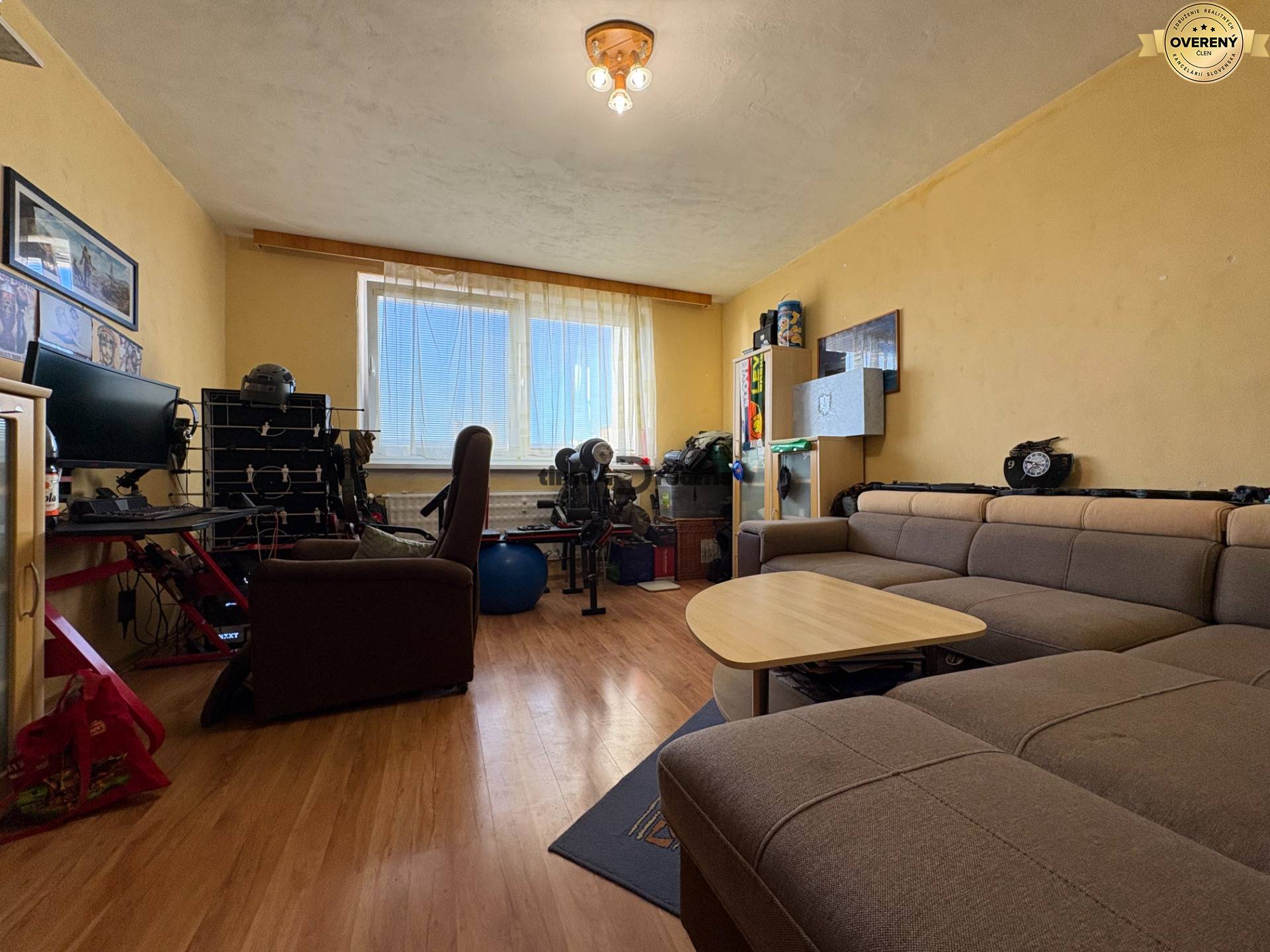 Na predaj: Veľký 3 izb.byt + loggia + pivnica