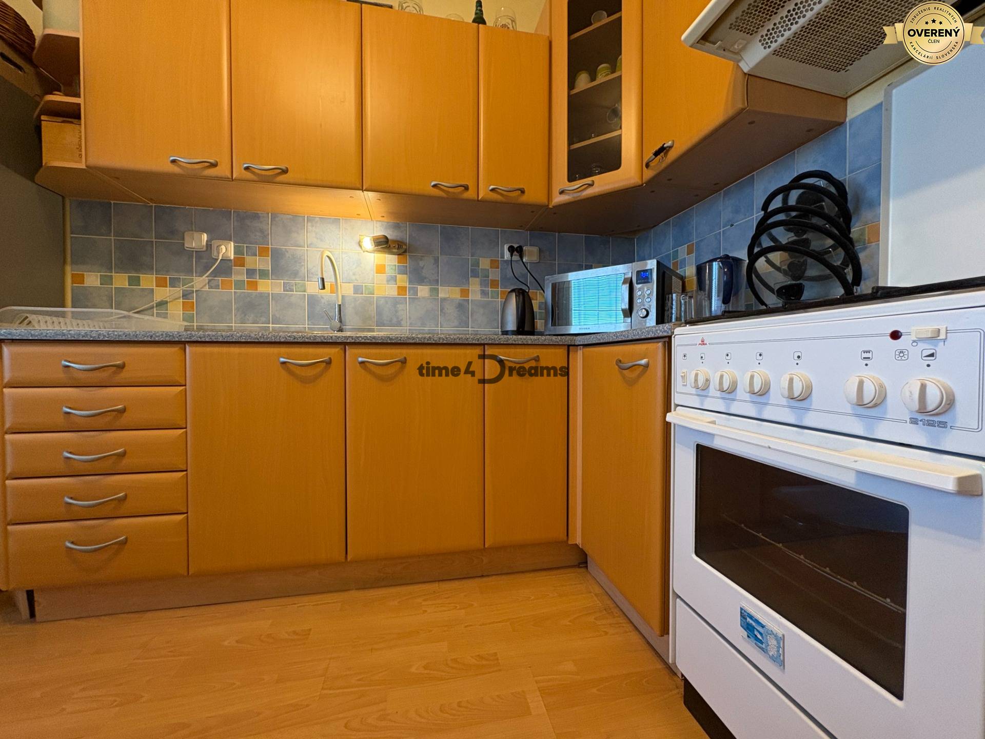 Na predaj: Veľký 3 izb.byt + loggia + pivnica