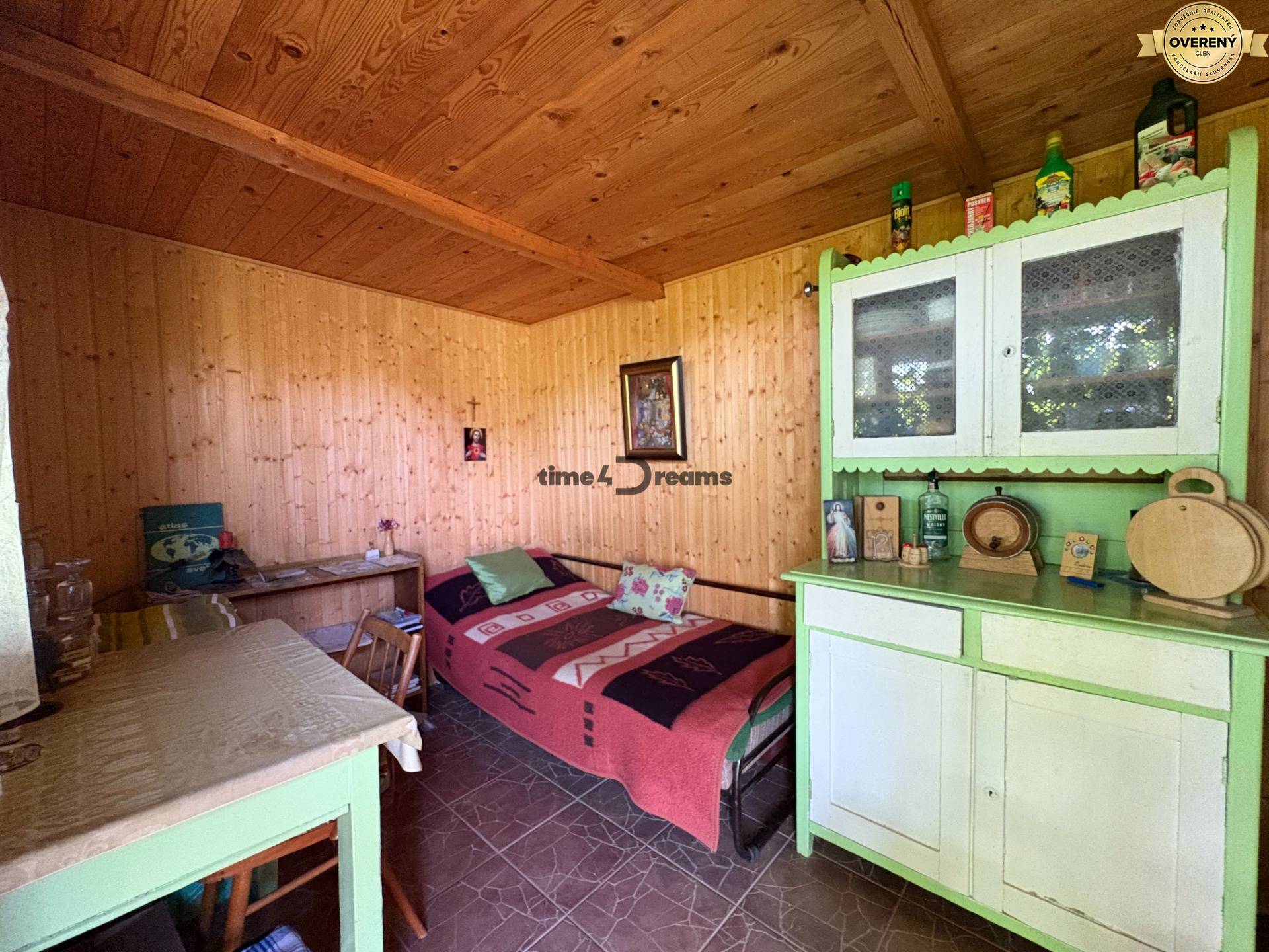 Na predaj: Ovocná záhrada v Leviciach