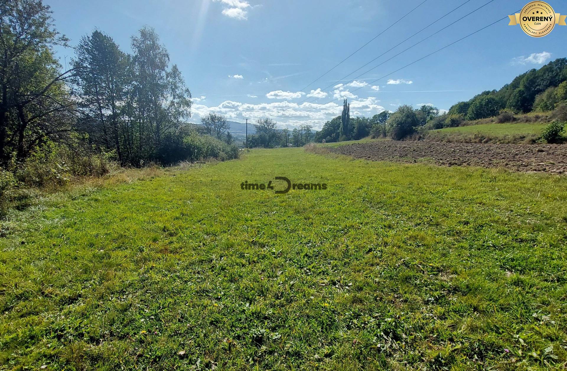 NA PREDAJ pozemok na stavbu domu alebo chaty 1049m2 KORYTÁRKY