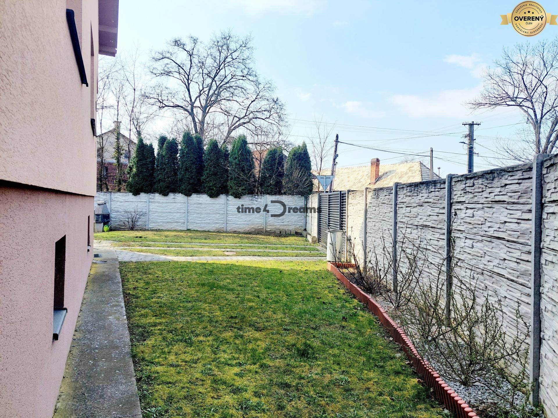 NA PREDAJ pekný zrekonštruovaný dom v obci Sebedražie