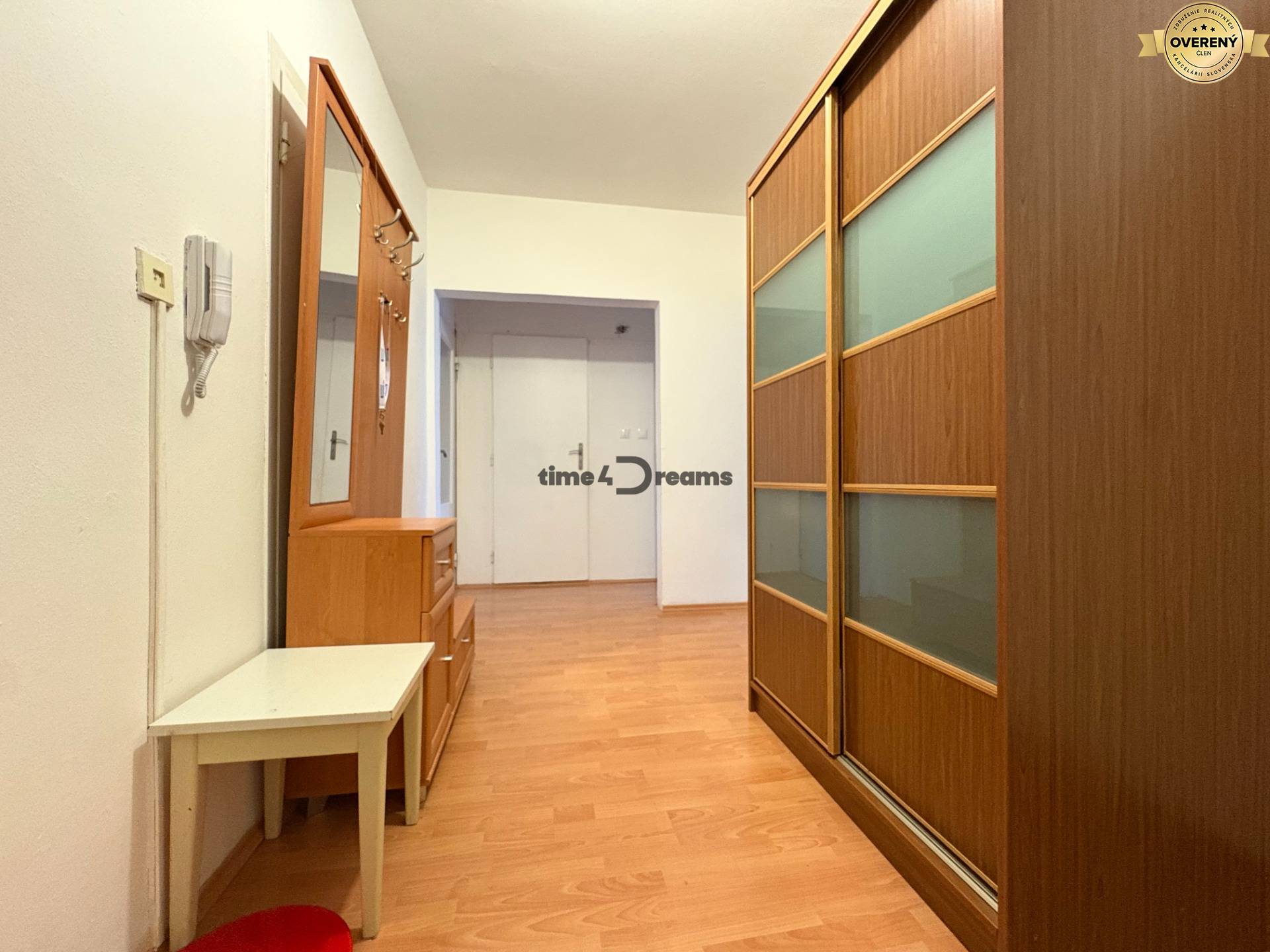 Na predaj: CENTRUM: 3 izb.byt + PIVNICA