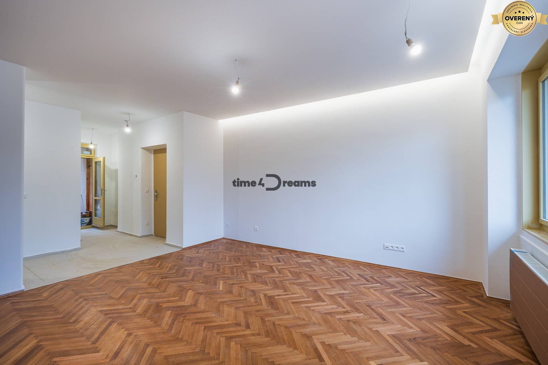 NA PREDAJ štýlový byt v centre Nitry