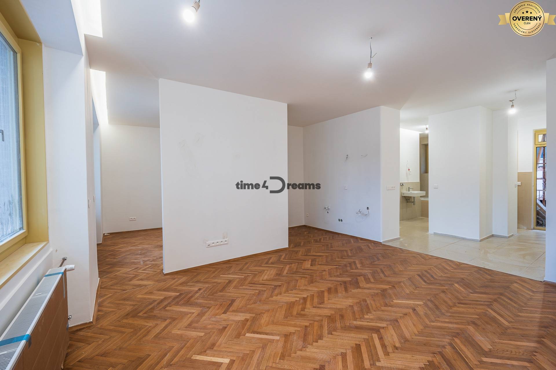 NA PREDAJ štýlový byt v centre Nitry