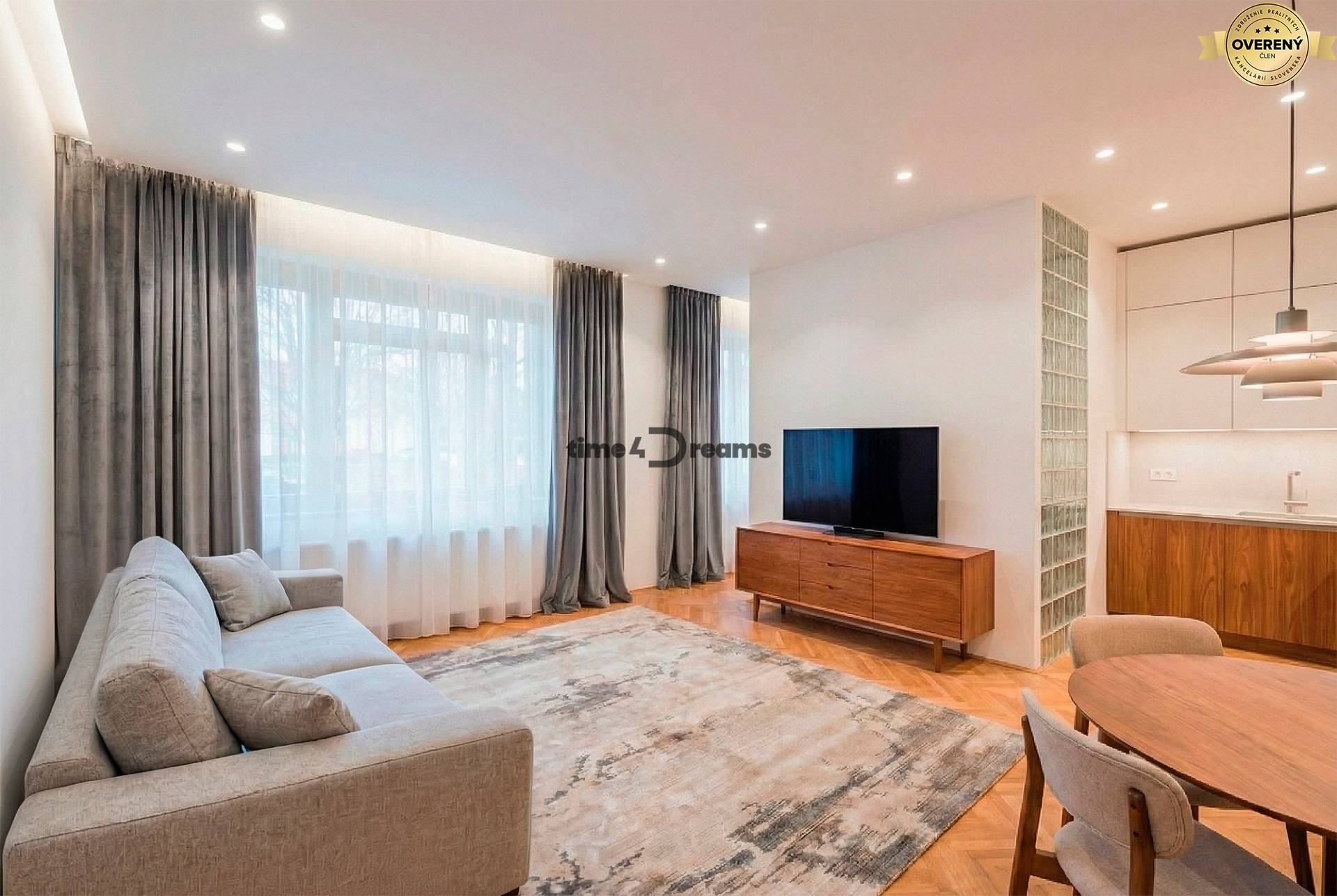 NA PREDAJ štýlový byt v centre Nitry