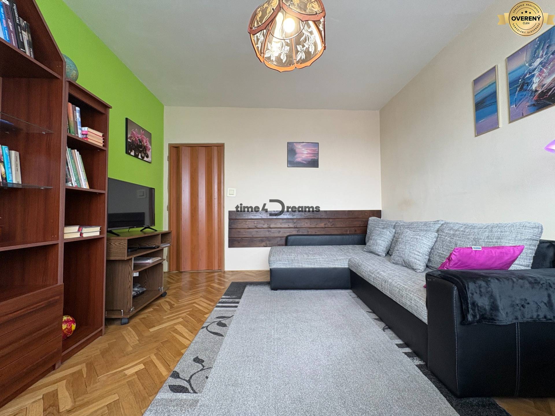 Na predaj: CENTRUM veľký 3 izb.byt + BALKON + ŠATNIK