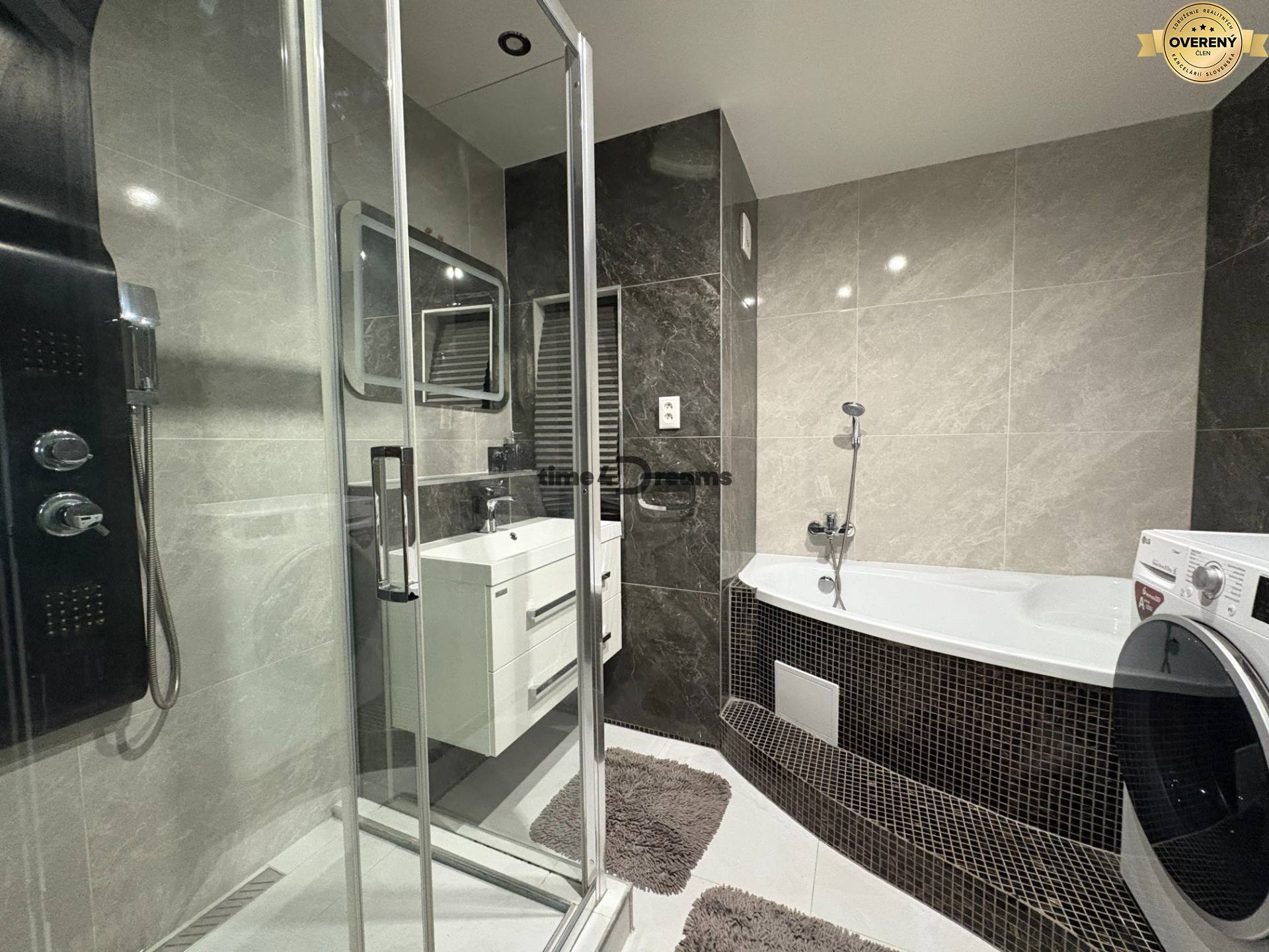 Na predaj: 4 izbový byt + LOGGIA + PIVNICA