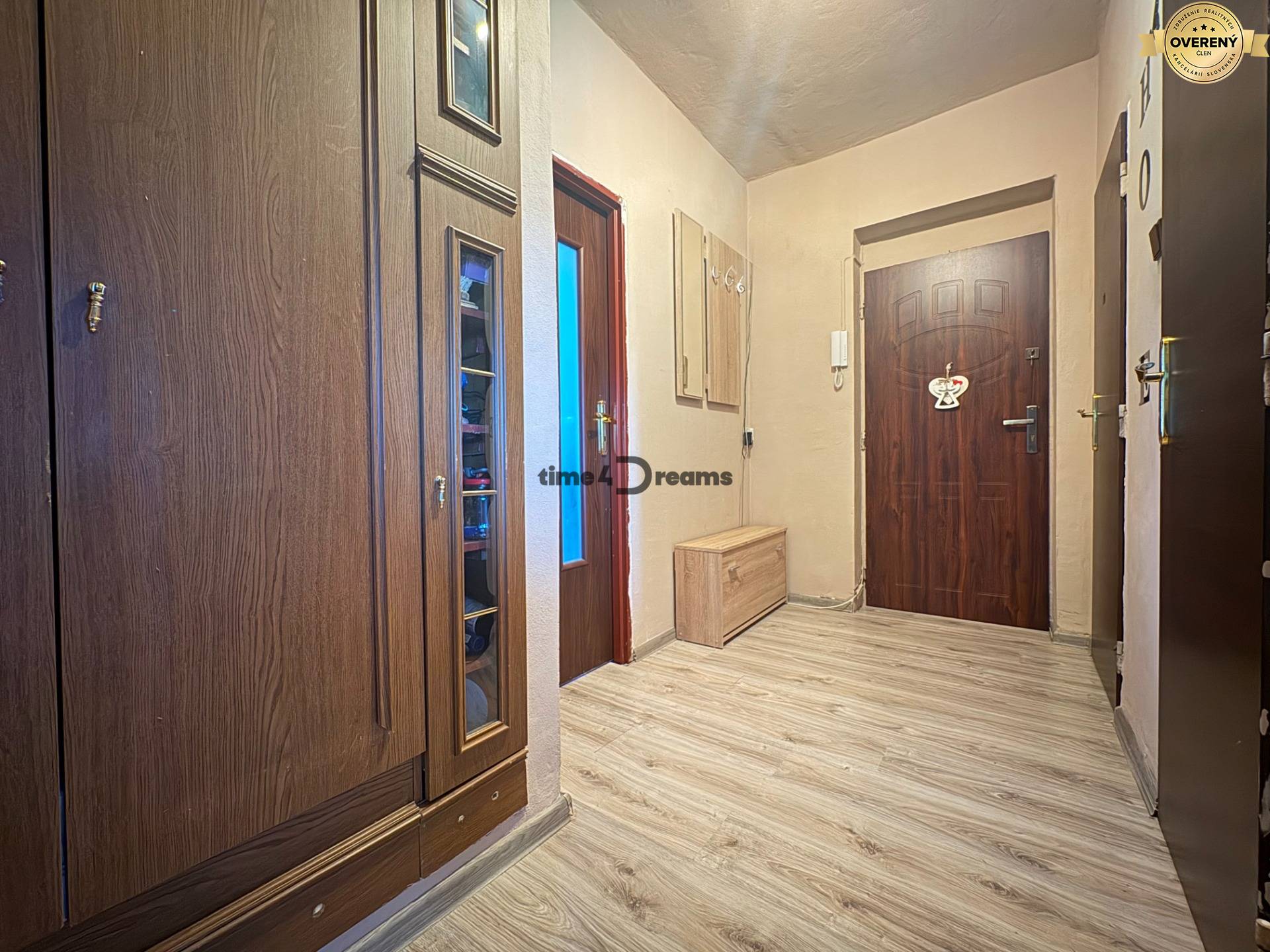 Na predaj: 3 izb.byt + LOGGIA + KLÍMA + PIVNICA