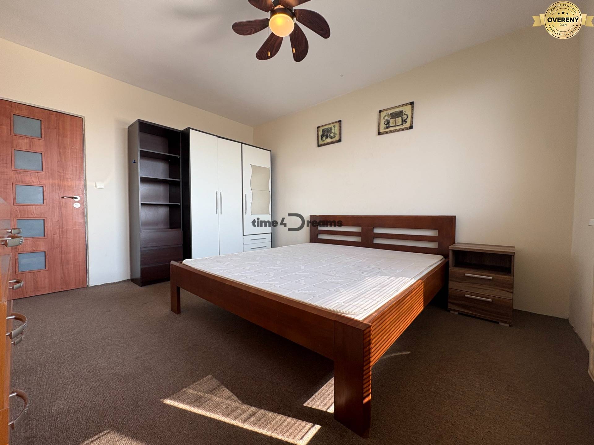 Na predaj: 4 izb.byt + BALKON + PIVNICA