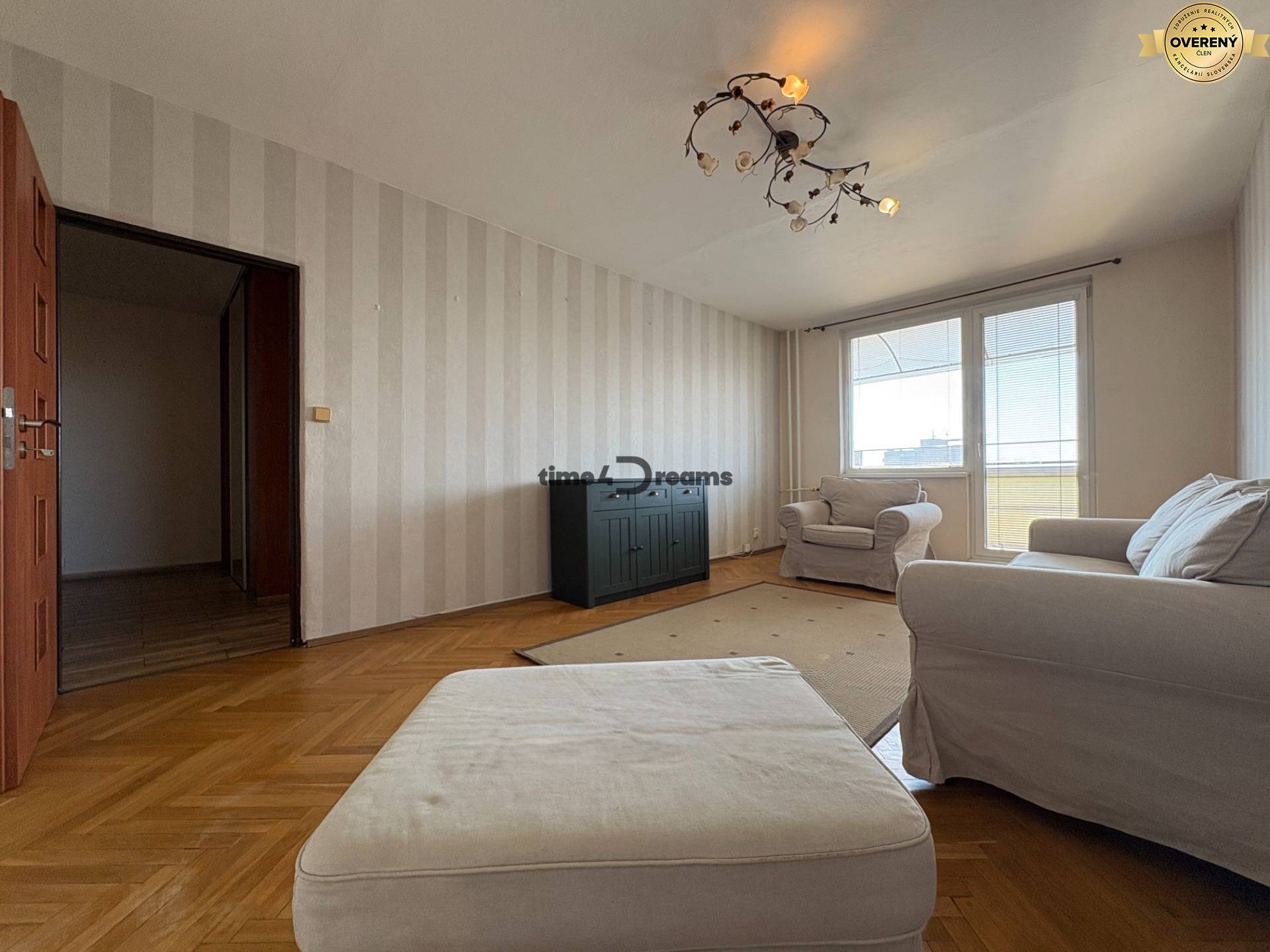 Na predaj: 4 izb.byt + BALKON + PIVNICA